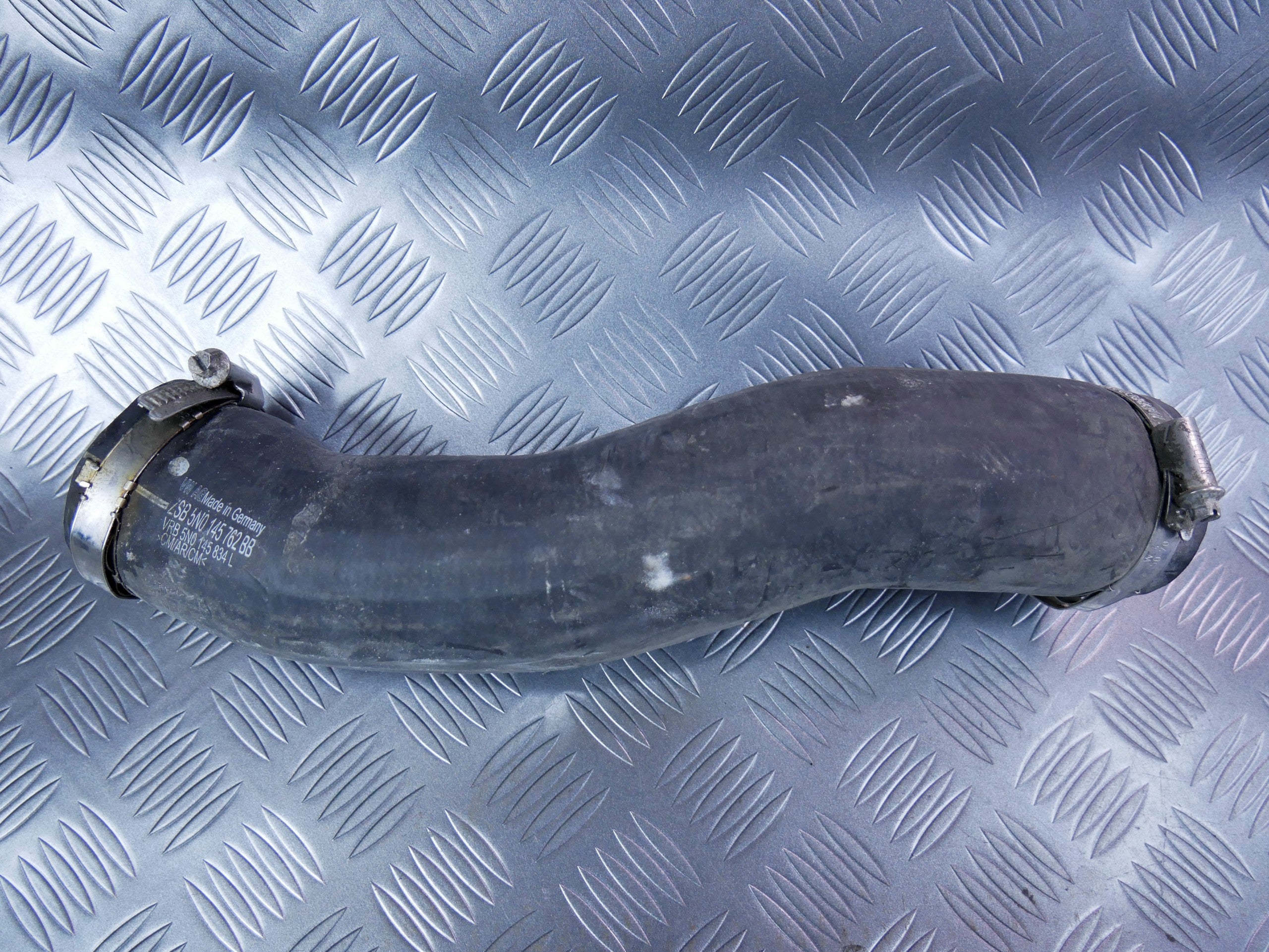 Rura wąż powietrza 5N0145762BB AUDI Q3 8U0 2.0 TFSI