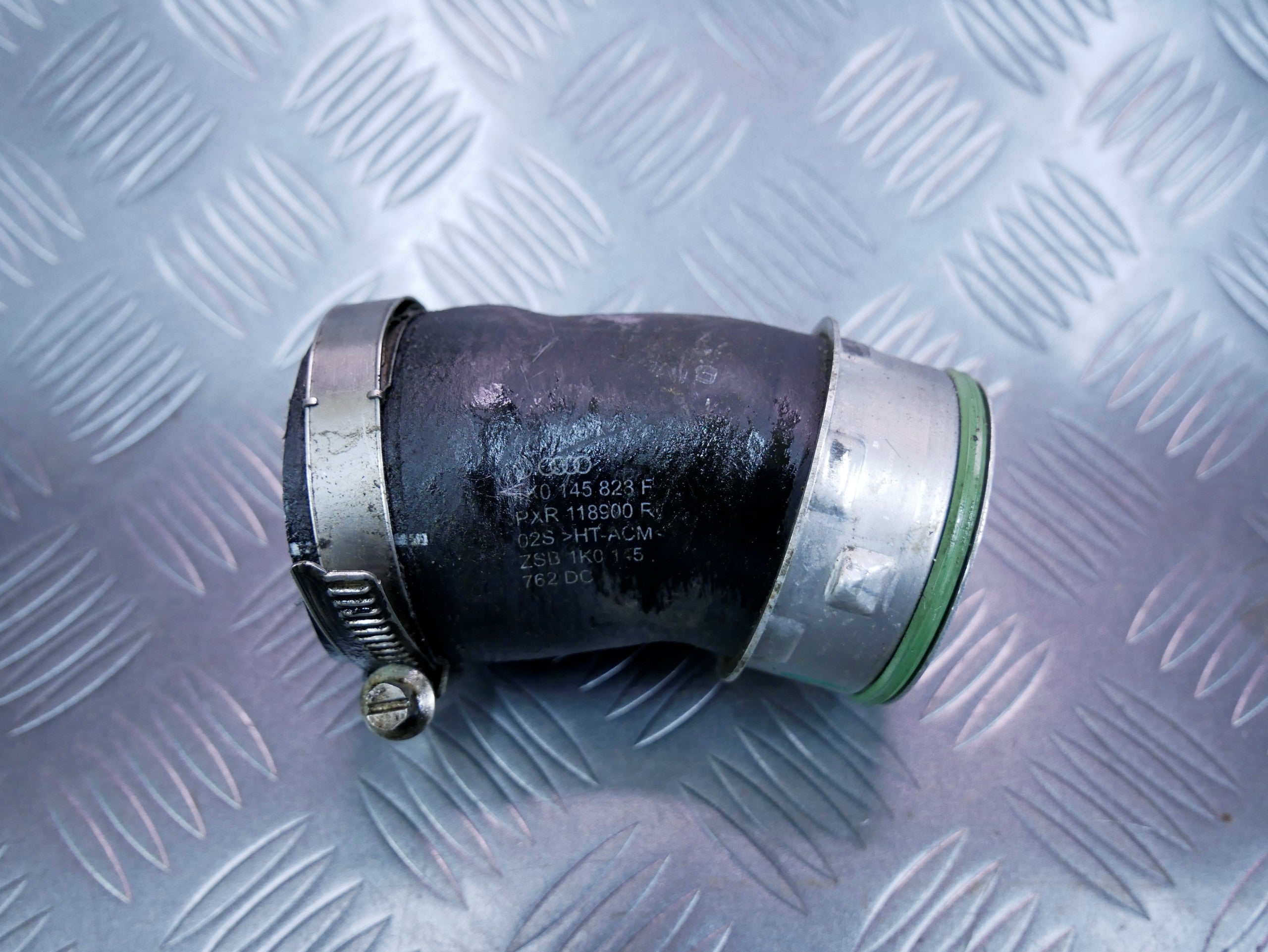 Rura wąż powietrza 1K0145828F AUDI Q3 8U0 2.0 TFSI