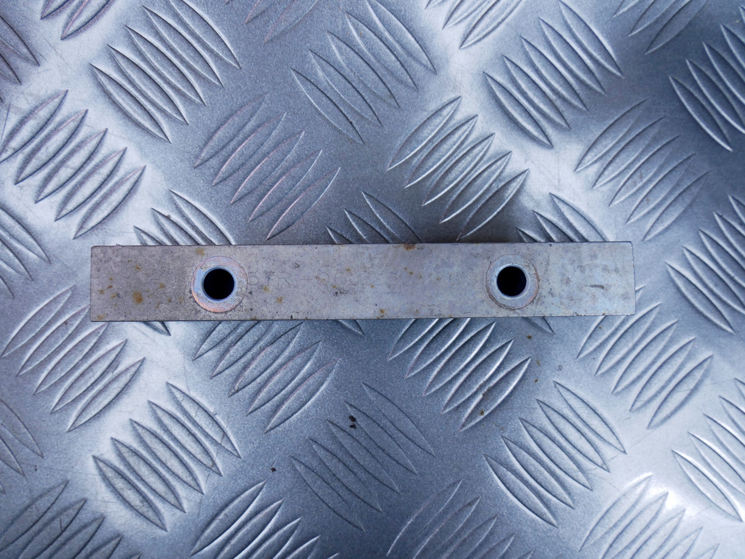 Mocowanie kolektora 06J253709 AUDI Q3 8U0 2.0 TFSI