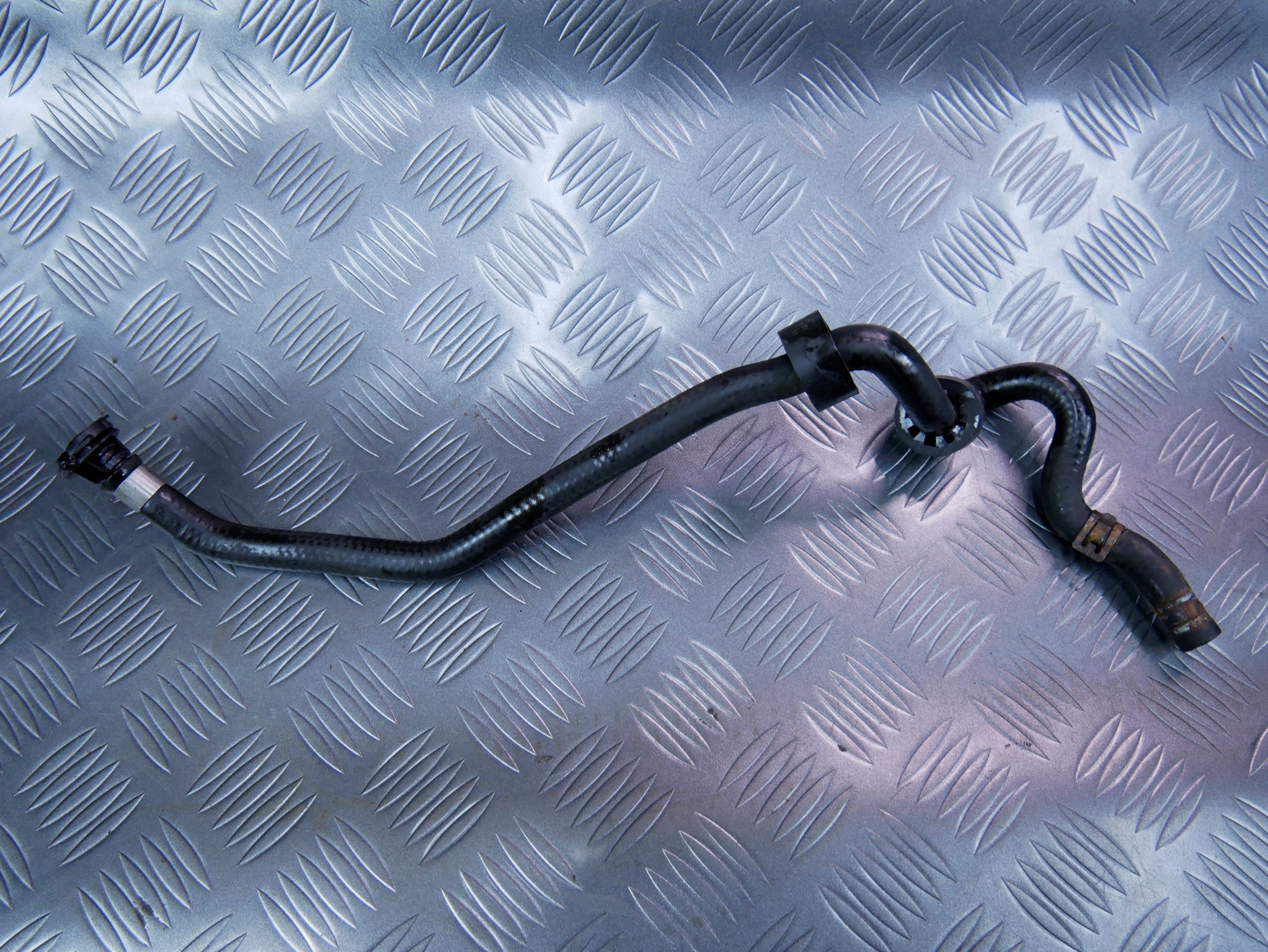 Rura wąż wody 5N0122447AB AUDI Q3 8U0 2.0 TFSI