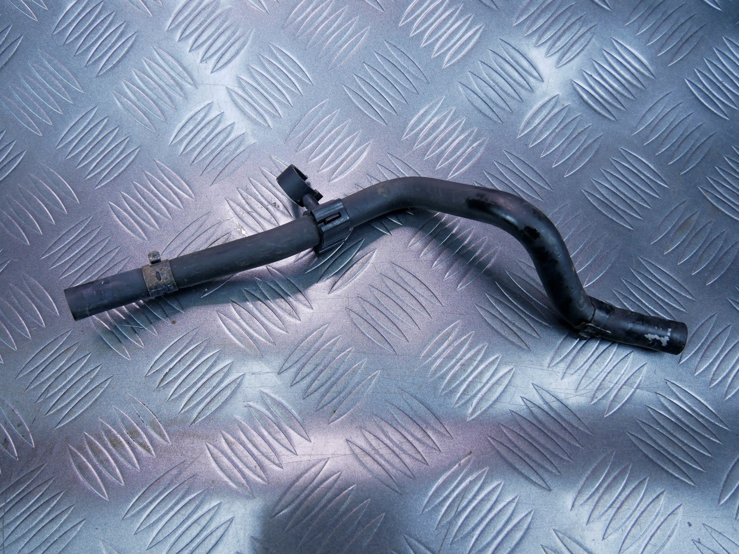 Rura wąż wody 5N0122447J AUDI Q3 8U0 2.0 TFSI