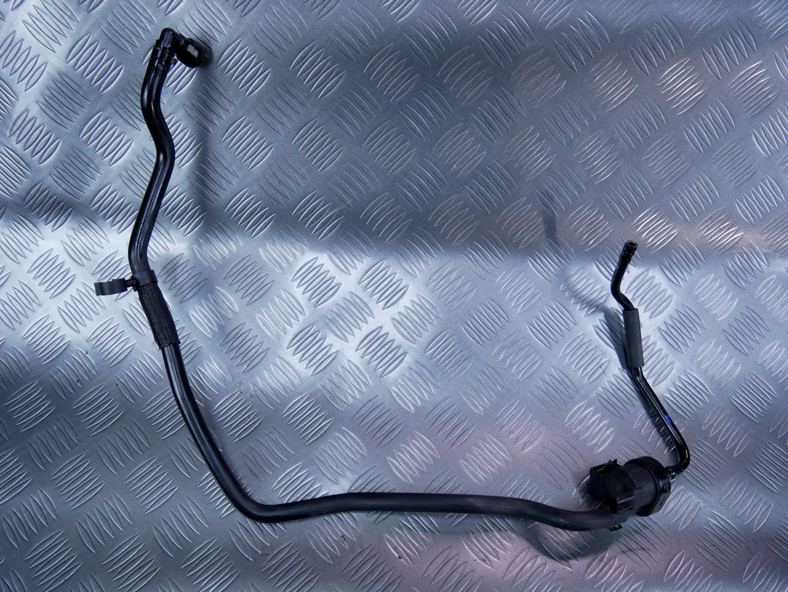 Rurka przewód podciśnienia 06J133781CA AUDI Q3 8U0 2.0 TFSI