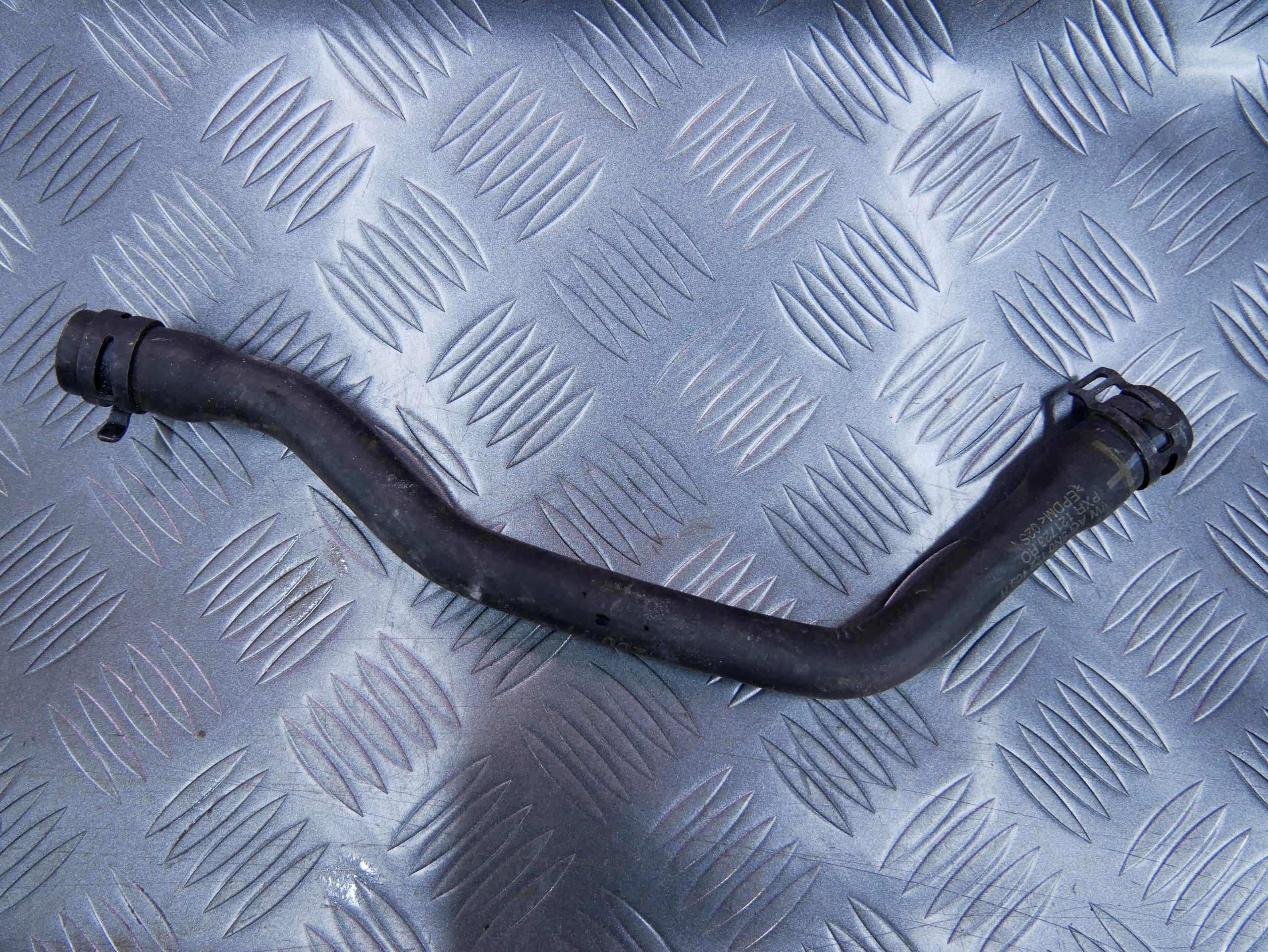 Rura wąż wody 5N0122109H AUDI Q3 8U0 2.0 TFSI