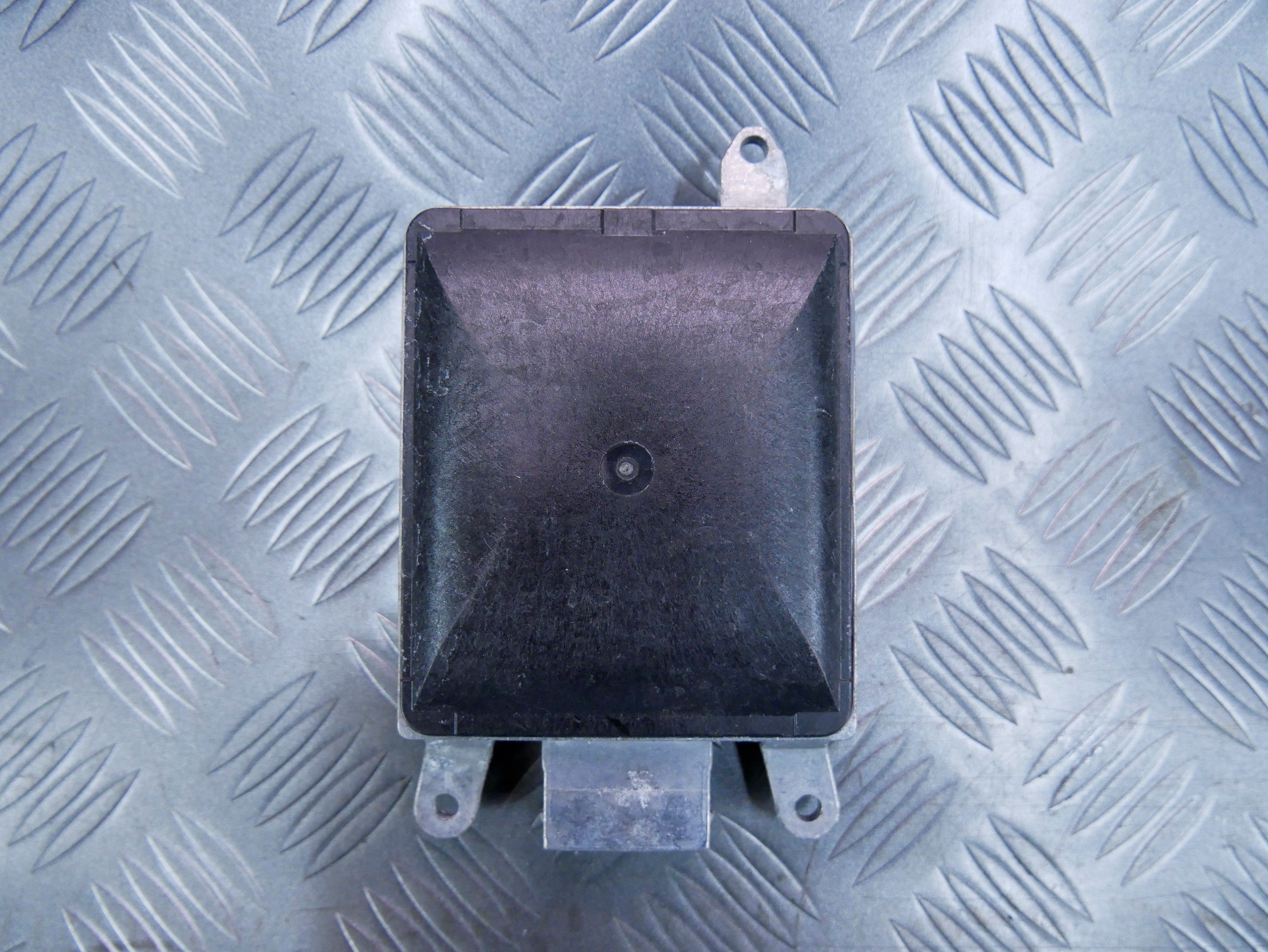 Radar asystent zmiany pasa tył 8U0907566 AUDI Q3 8U0