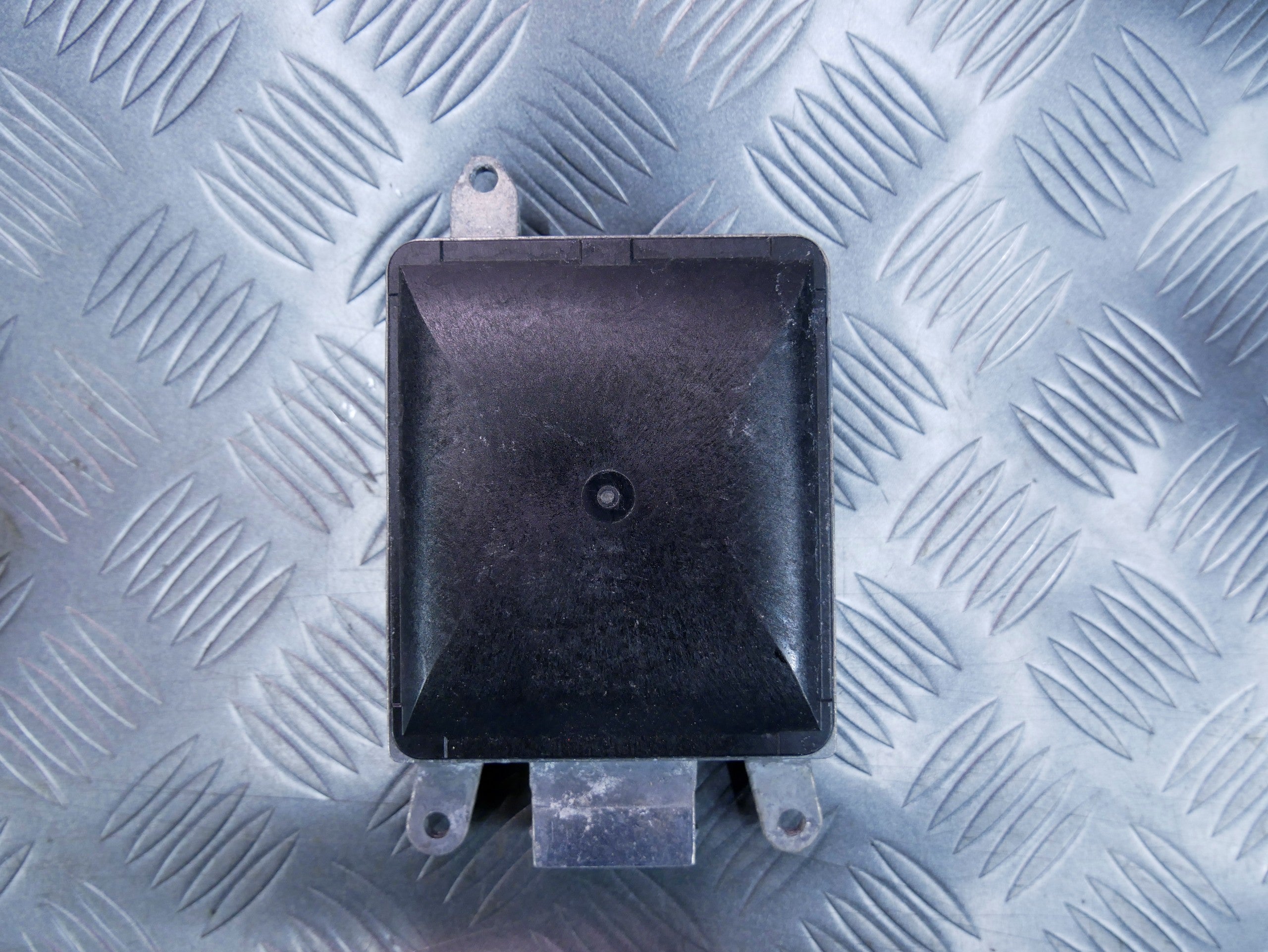 Radar asystent zmiany pasa tył 8U0907568 AUDI Q3 8U0