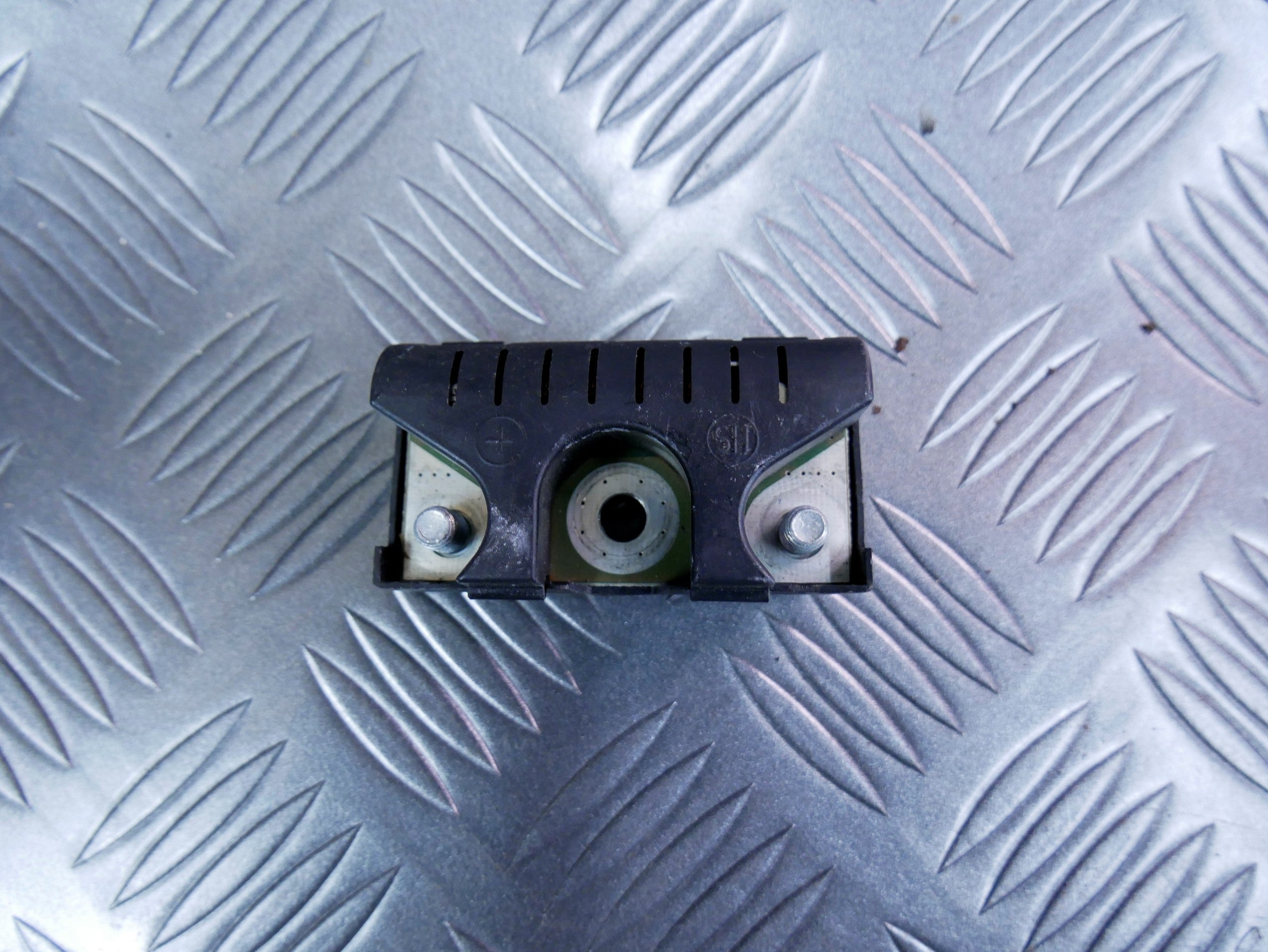 Filtr przeciwzakłóceniowy 8T8035570 AUDI Q3 8U0