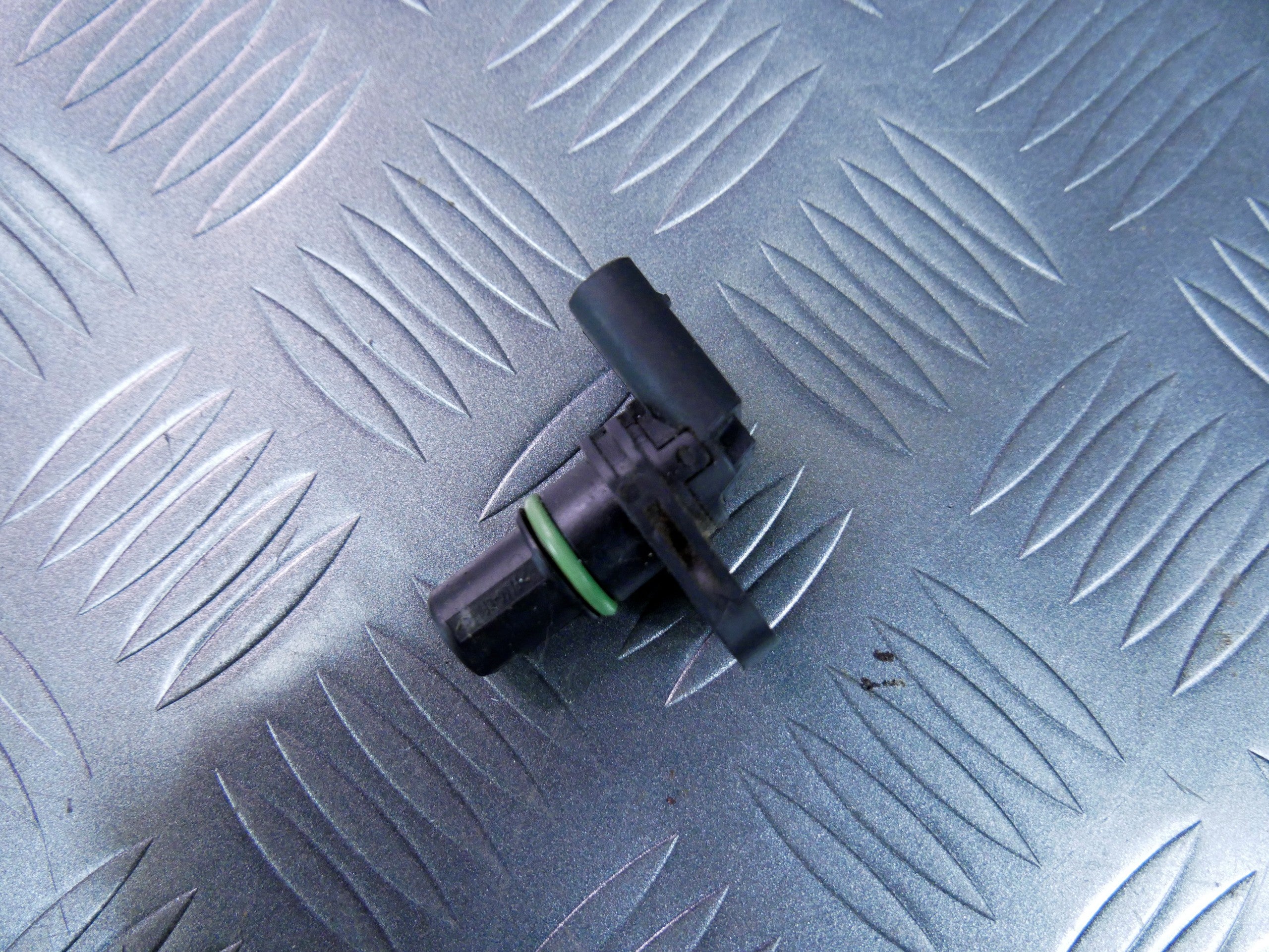 Czujnik położenia wałka 04C907601A AUDI Q3 8U0