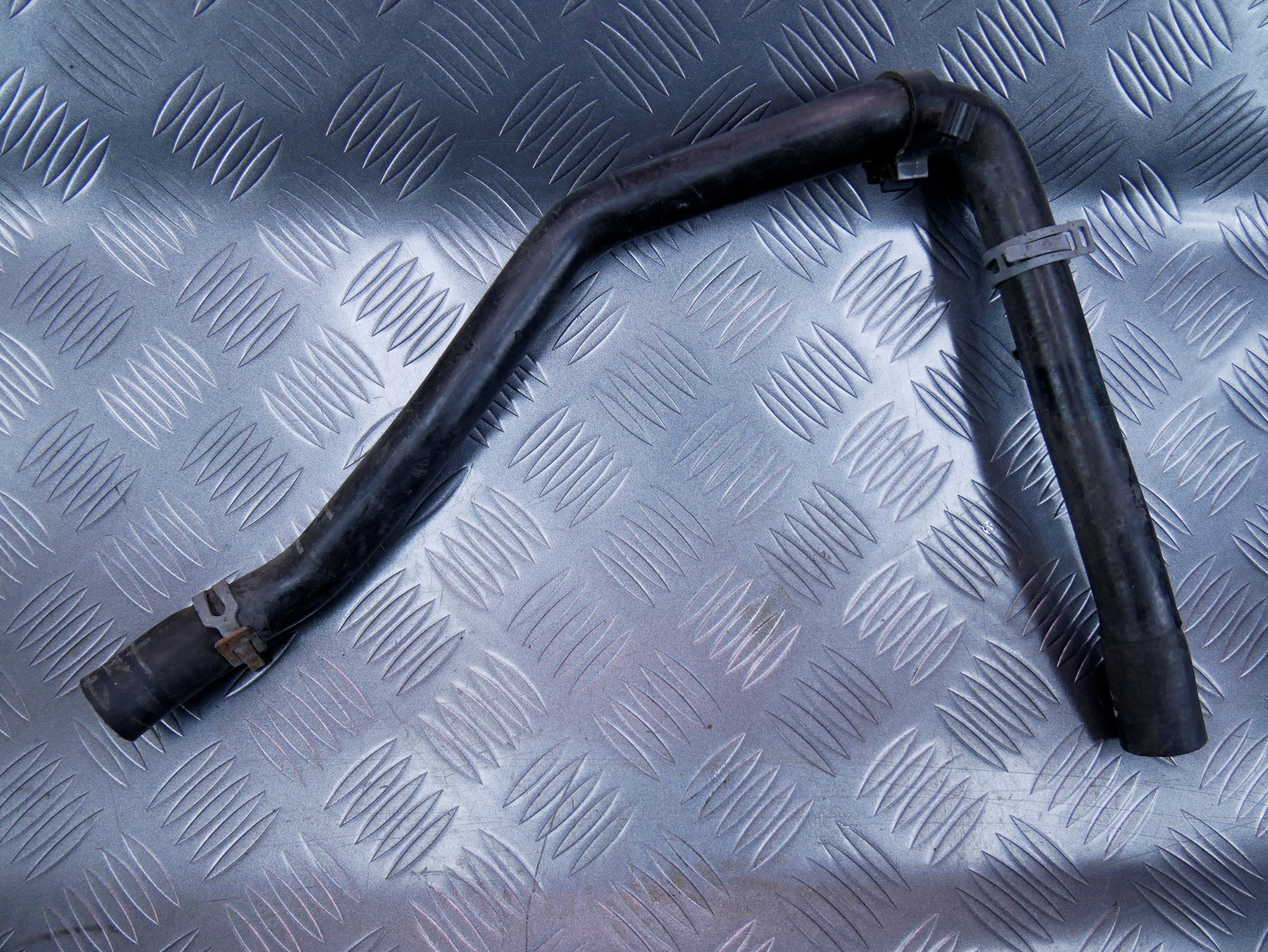 Rura wąż wody 7L6819196B AUDI Q7 4L LIFT 3.0 TFSI