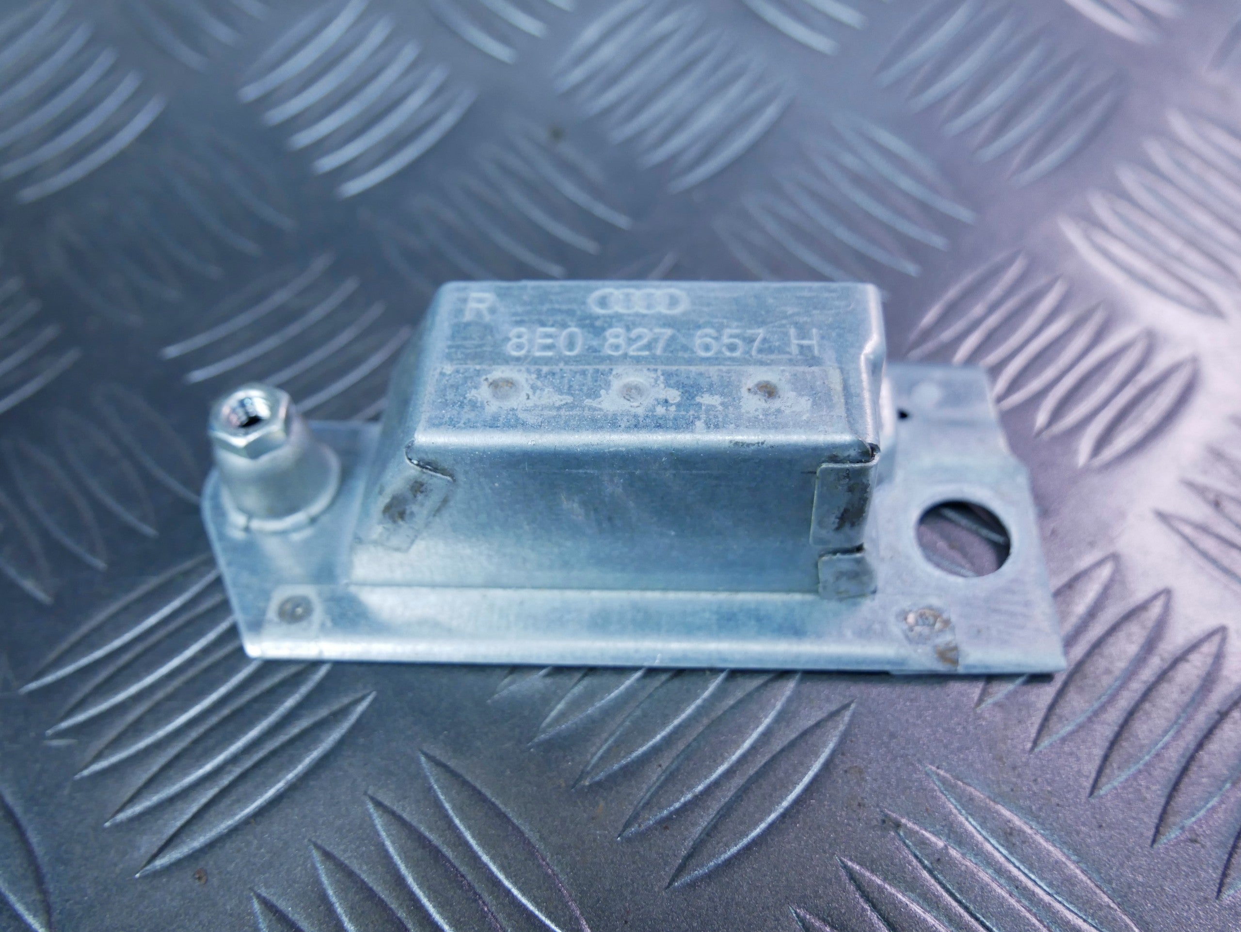 Mocowanie klamki klapy 8E0827657H AUDI Q7 4L LIFT