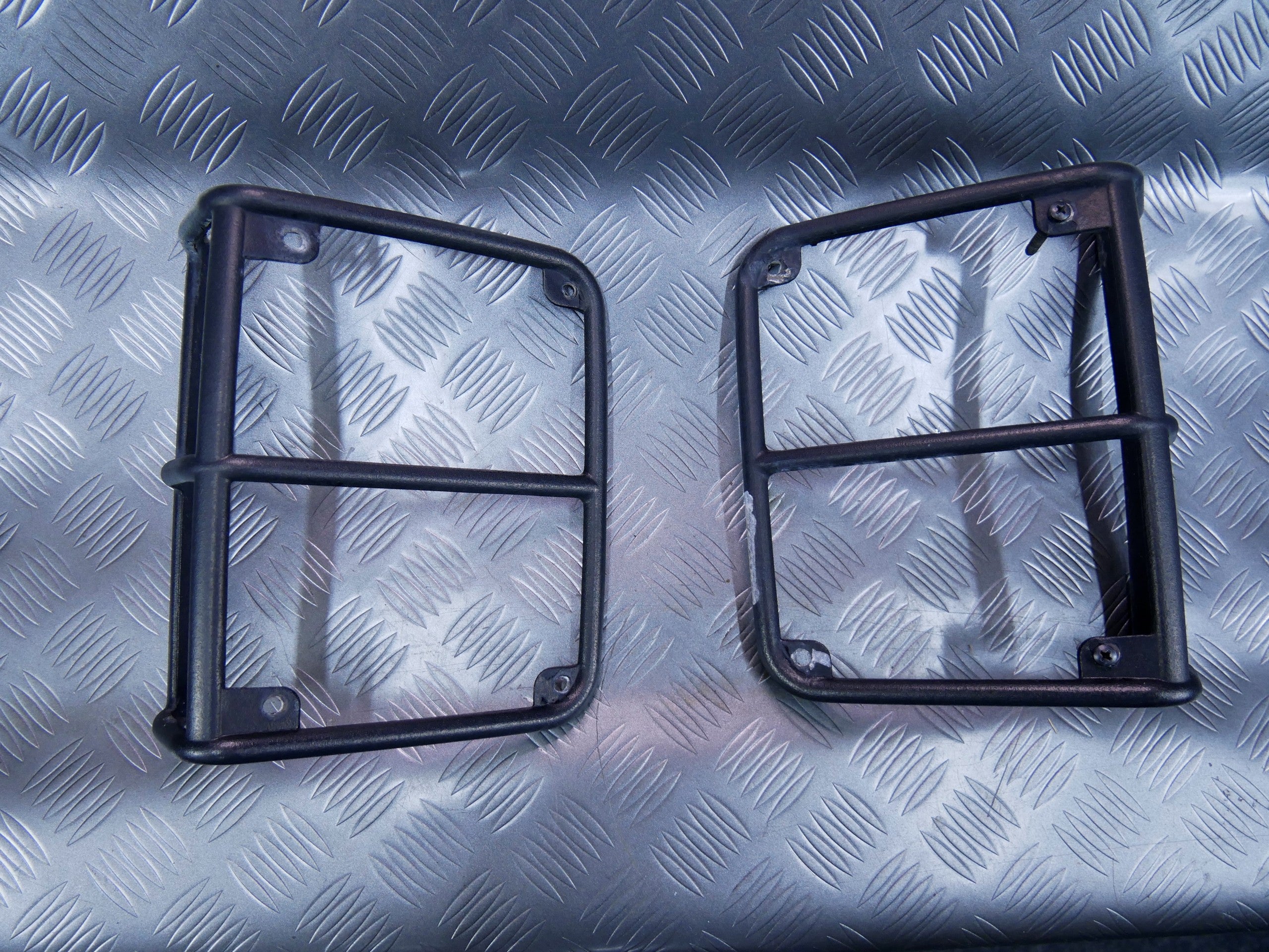 Ramka osłona lampy tył prawa lewa 68206752AB 68206753AB JEEP WRANGLER JK