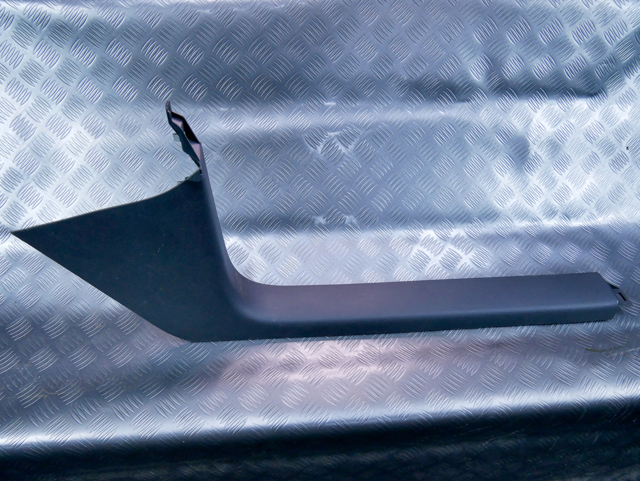 Osłona listwa progu przód prawa 1T1863484C VW CADDY III LIFT