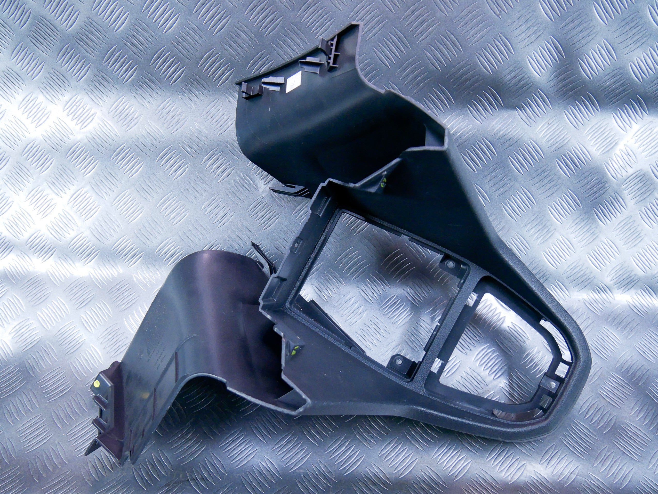 Tunel konsola środkowa 2K5863475C VW CADDY III IV