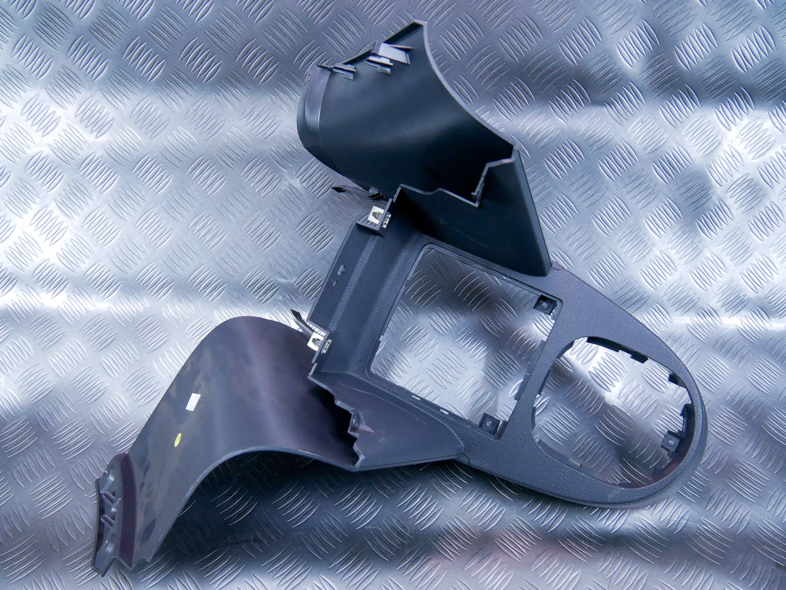 Tunel konsola środkowa 2K1863475 VW CADDY III IV