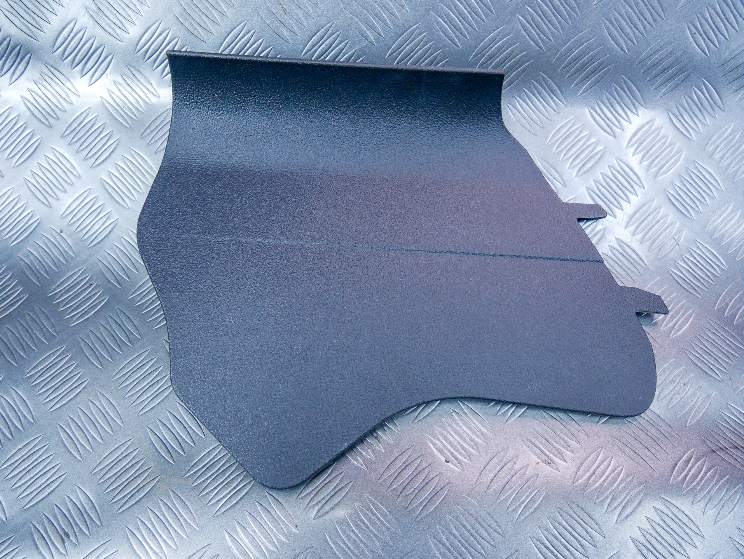 Osłona zaślepka boku tunelu lewa 1T1863073 VW CADDY III IV