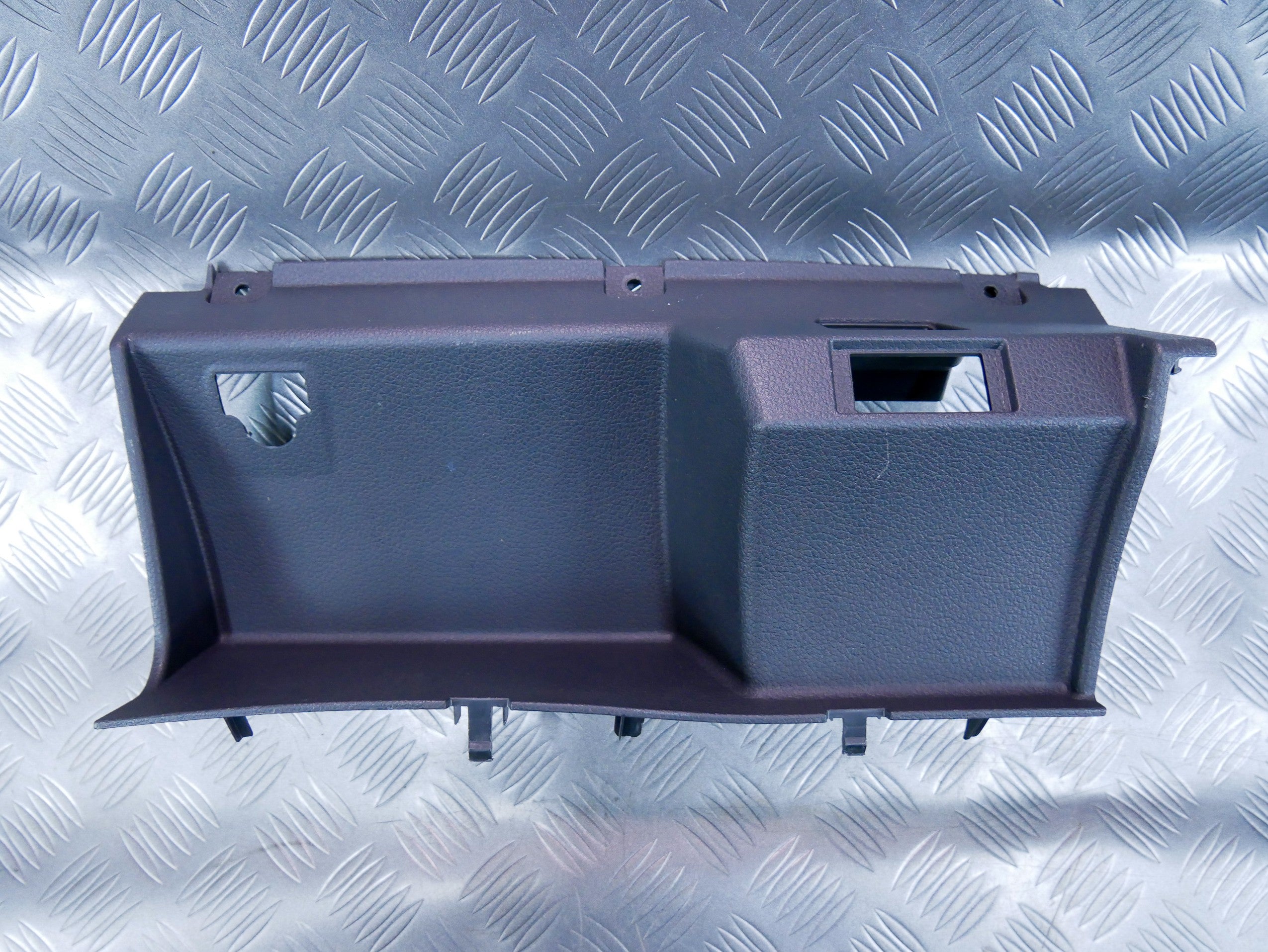 Schowek półka pasażera 2K5858909B VW CADDY III IV