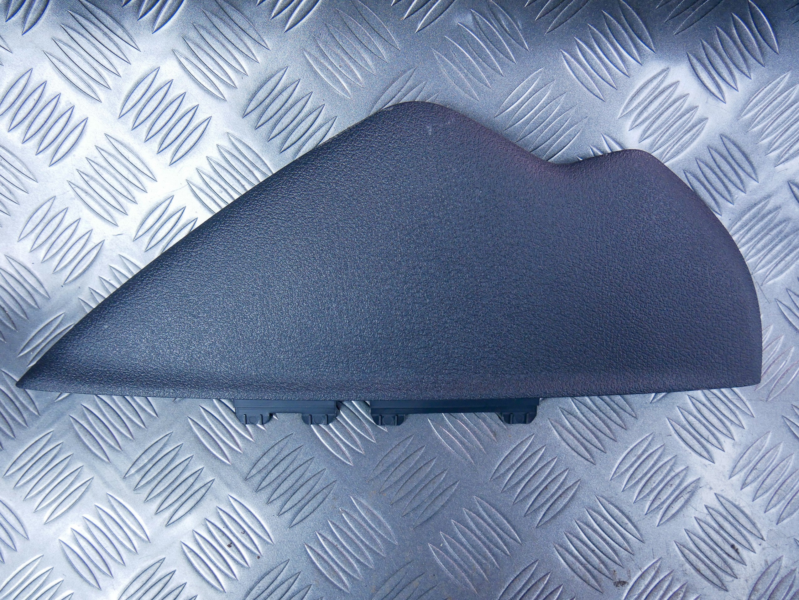 Osłona zaślepka boku konsoli prawa 2K5858218 VW CADDY III IV