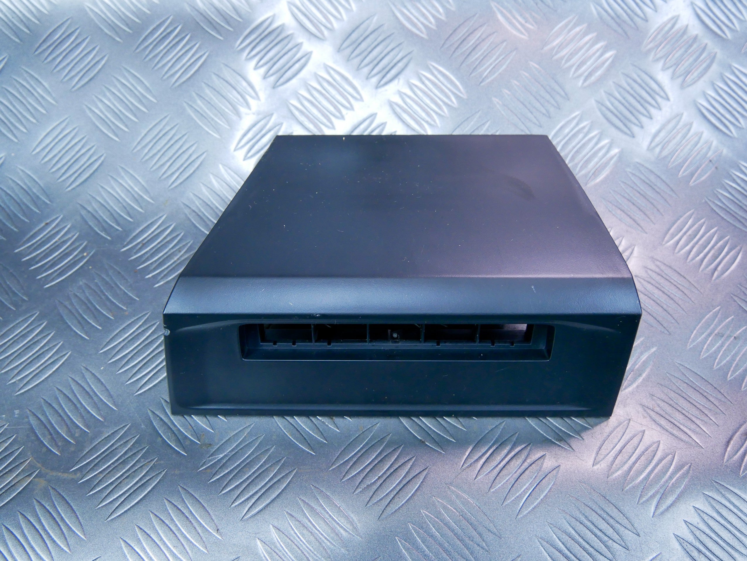 Osłona zaślepka konsoli tunelu 2K5863347A VW CADDY III IV