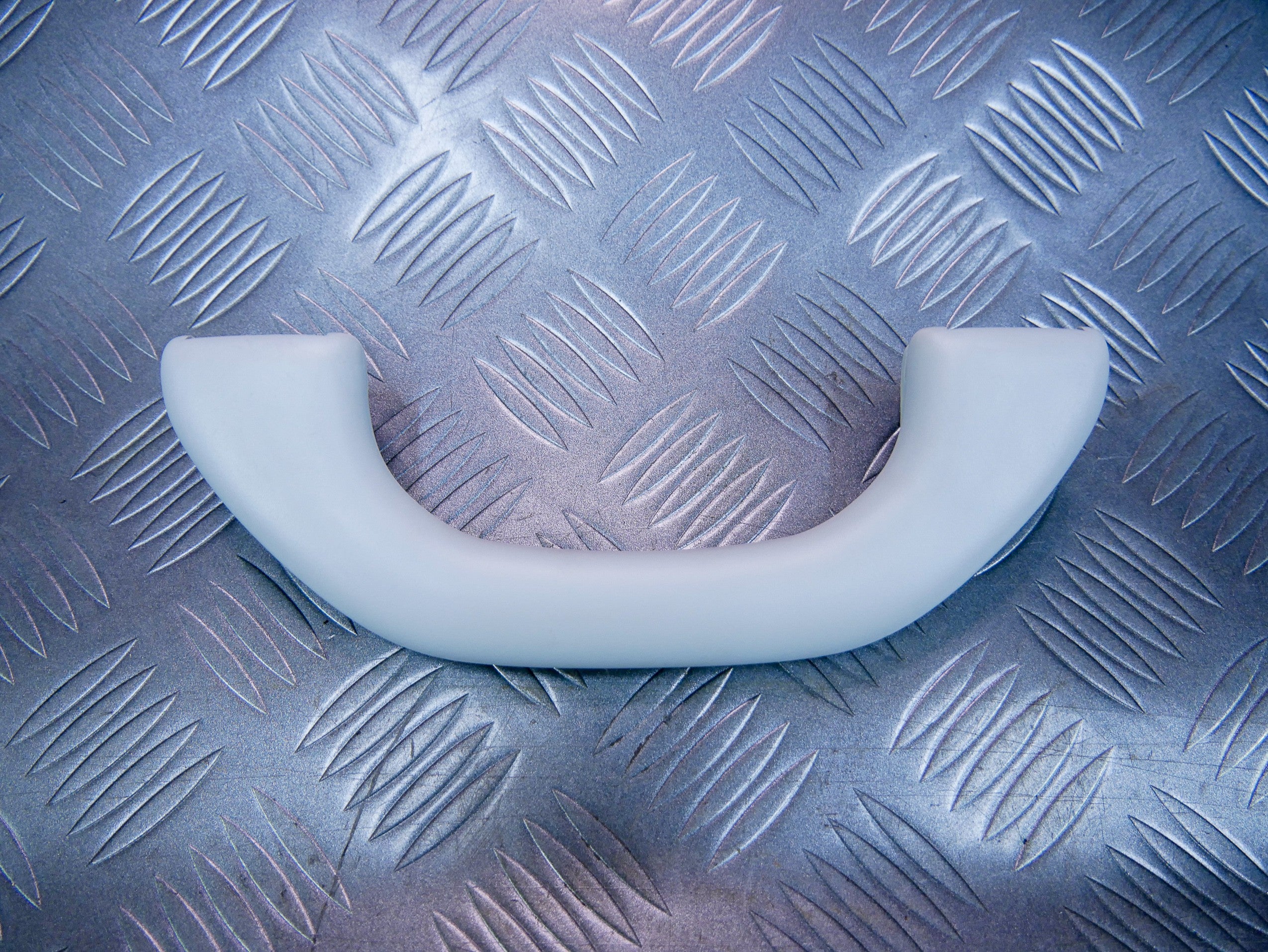 Rączka podsufitki przód tył prawa lewa 2K0857607D VW CADDY III IV