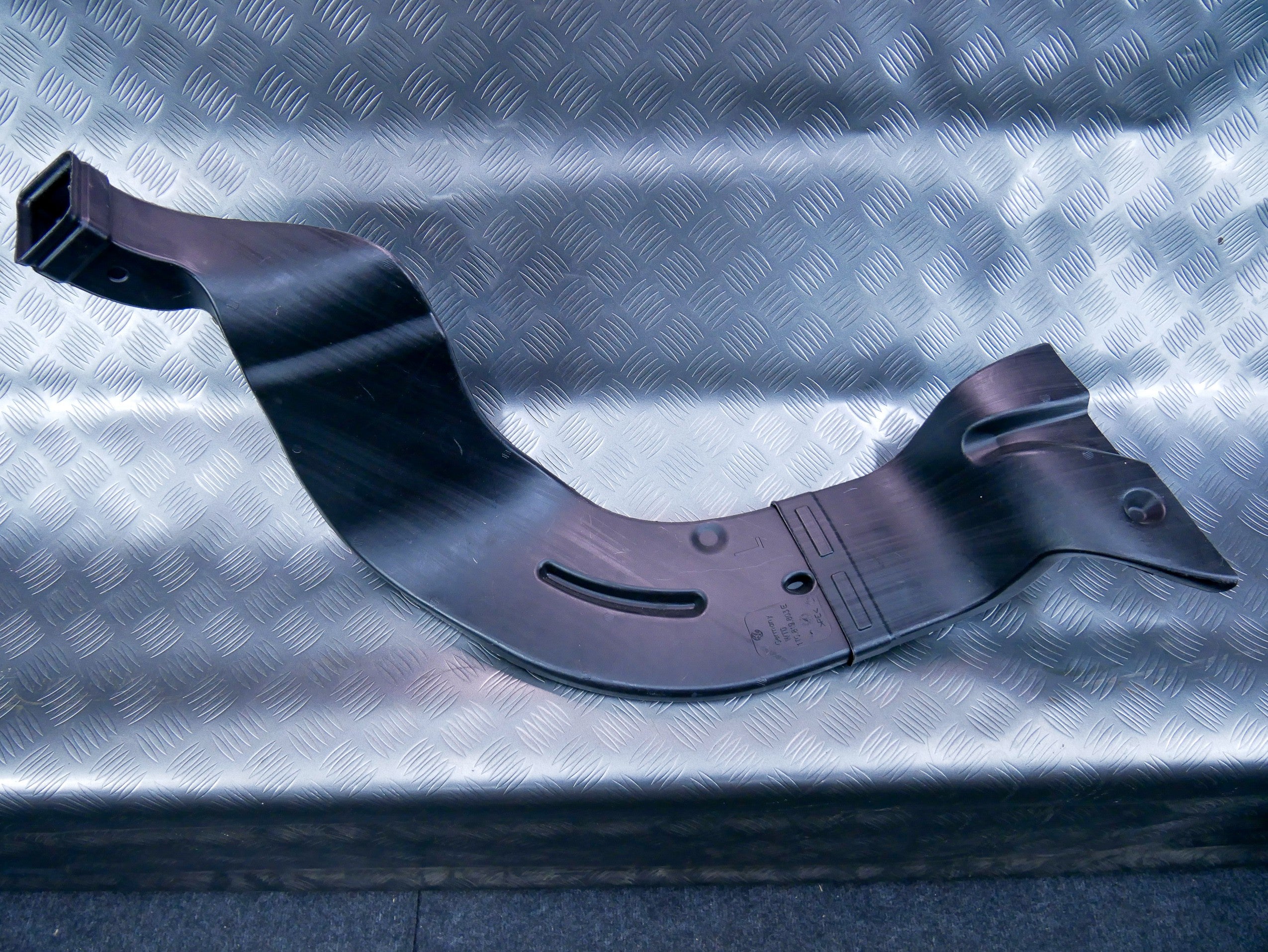 Kanał rura powietrza nagrzewnicy 1T0819803E VW CADDY III IV