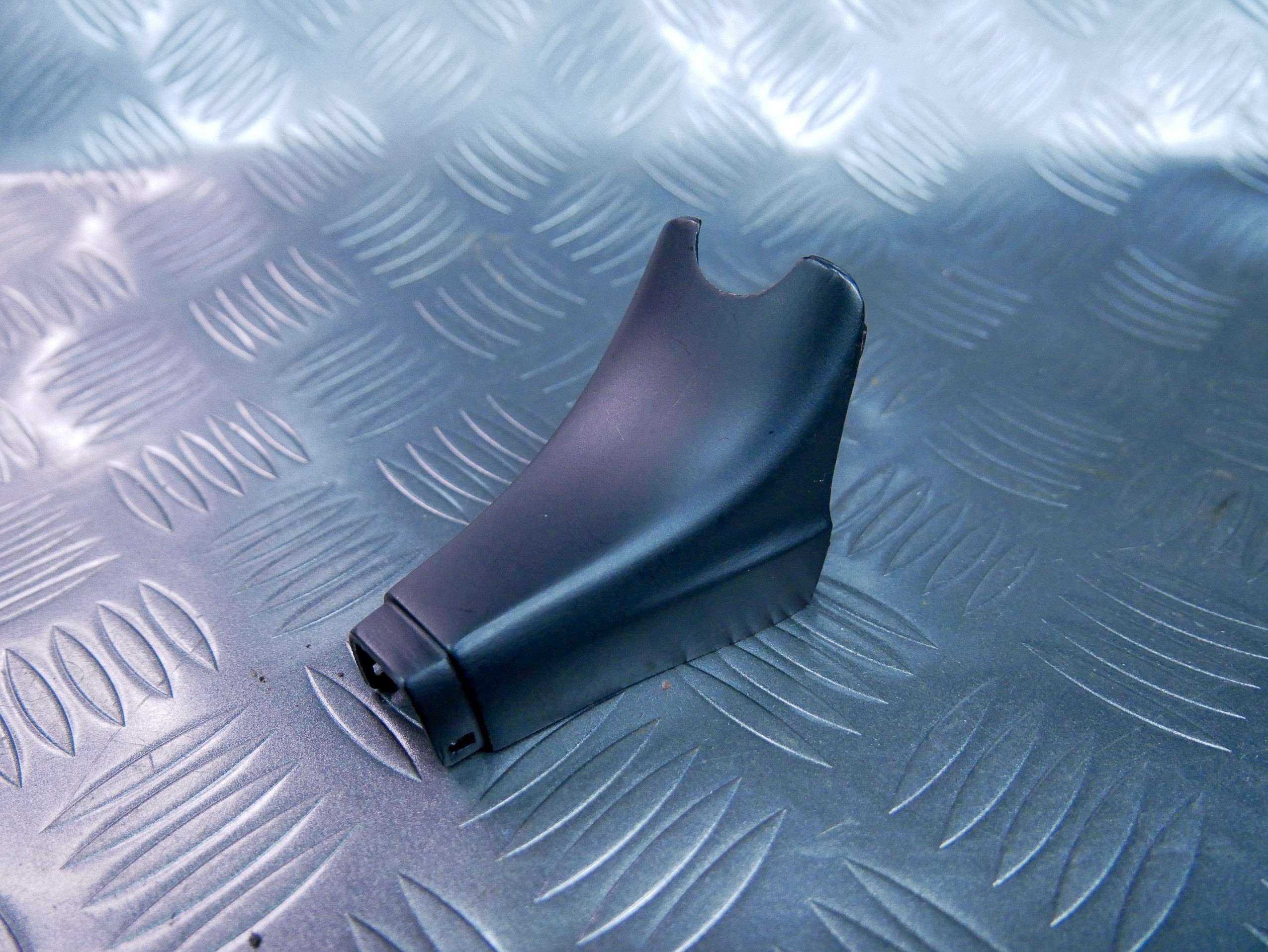 Osłona przewodów lusterka 7E0857593D VW CADDY III IV