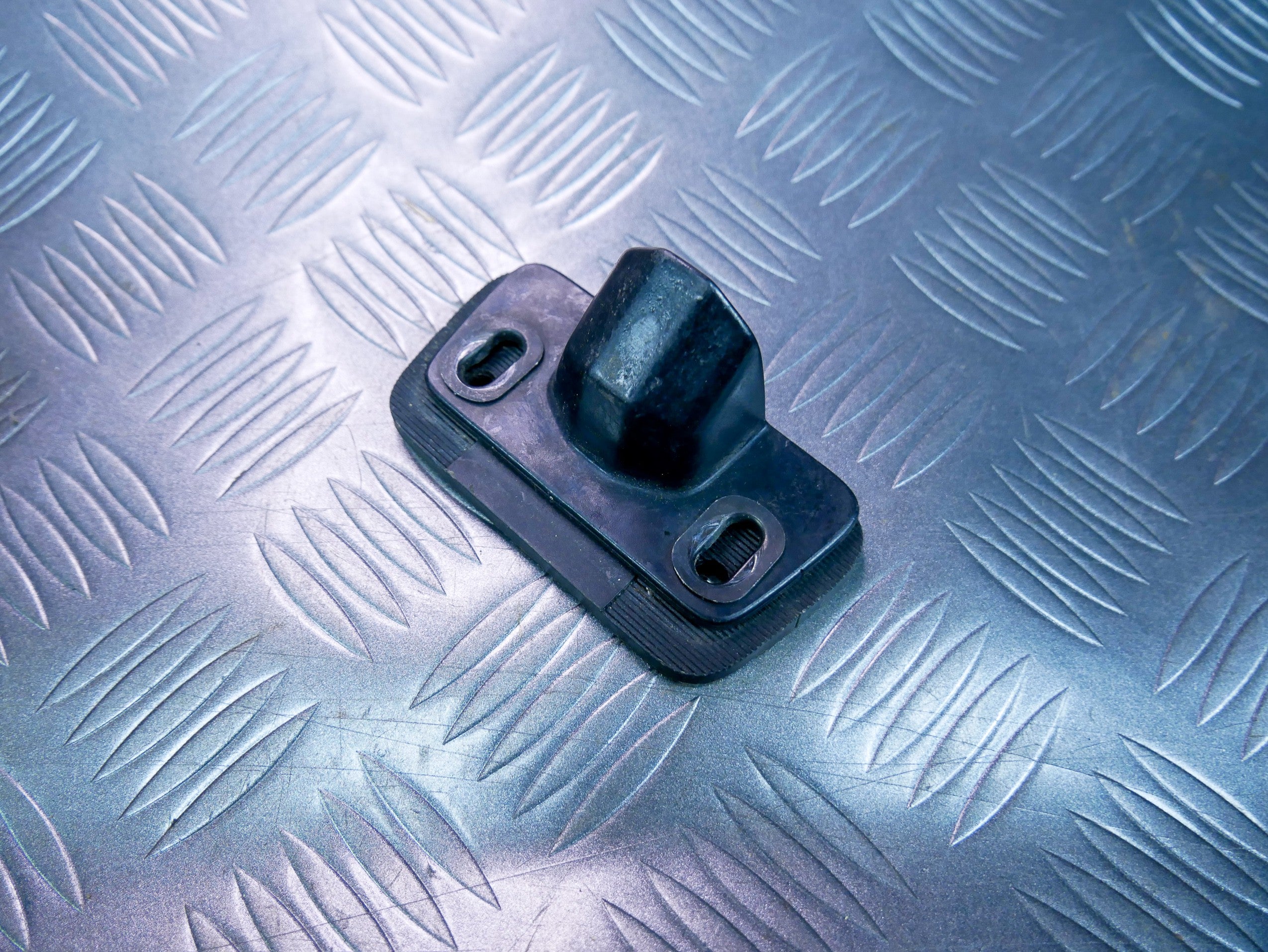 Ogranicznik odbojnik drzwi przesuwnych 2K0827683B VW CADDY III IV