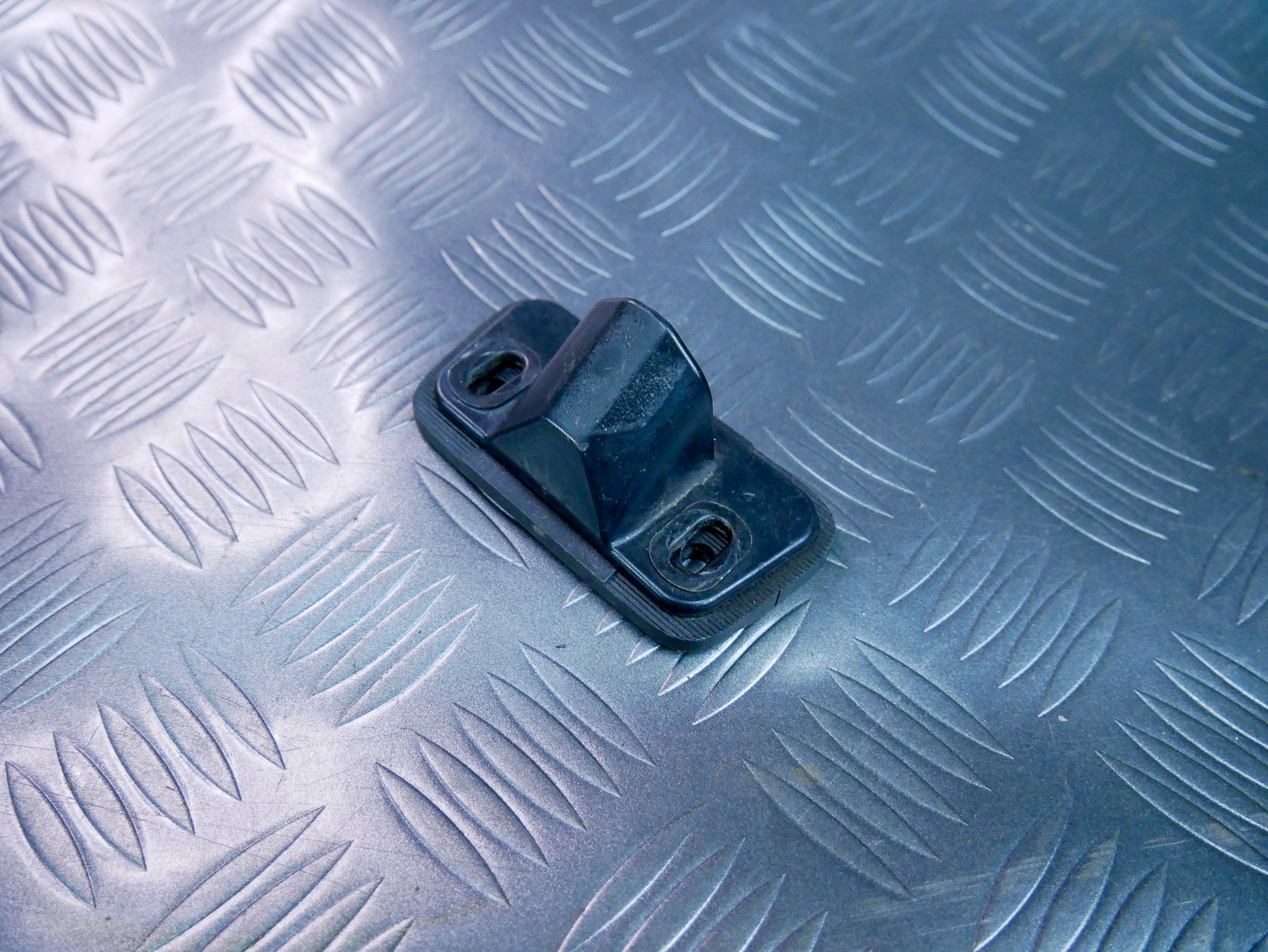 Ogranicznik odbojnik drzwi przesuwnych 2K5827683 VW CADDY III IV