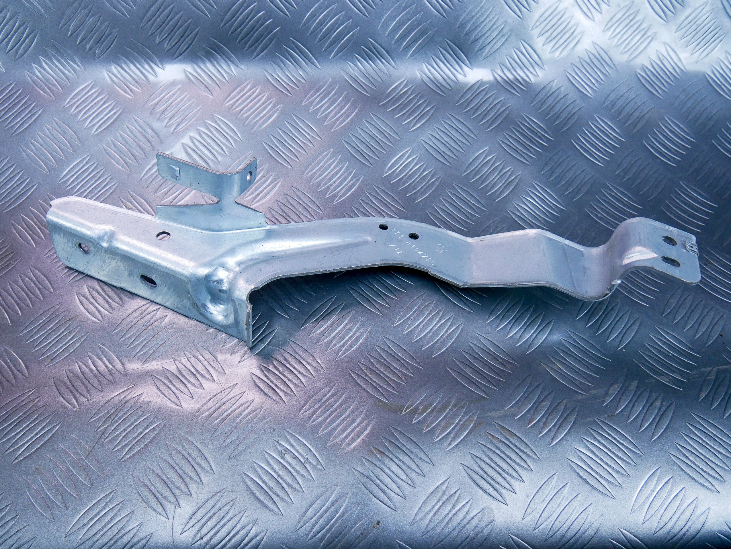 Mocowanie wspornik konsoli 1T1819473C VW CADDY III IV