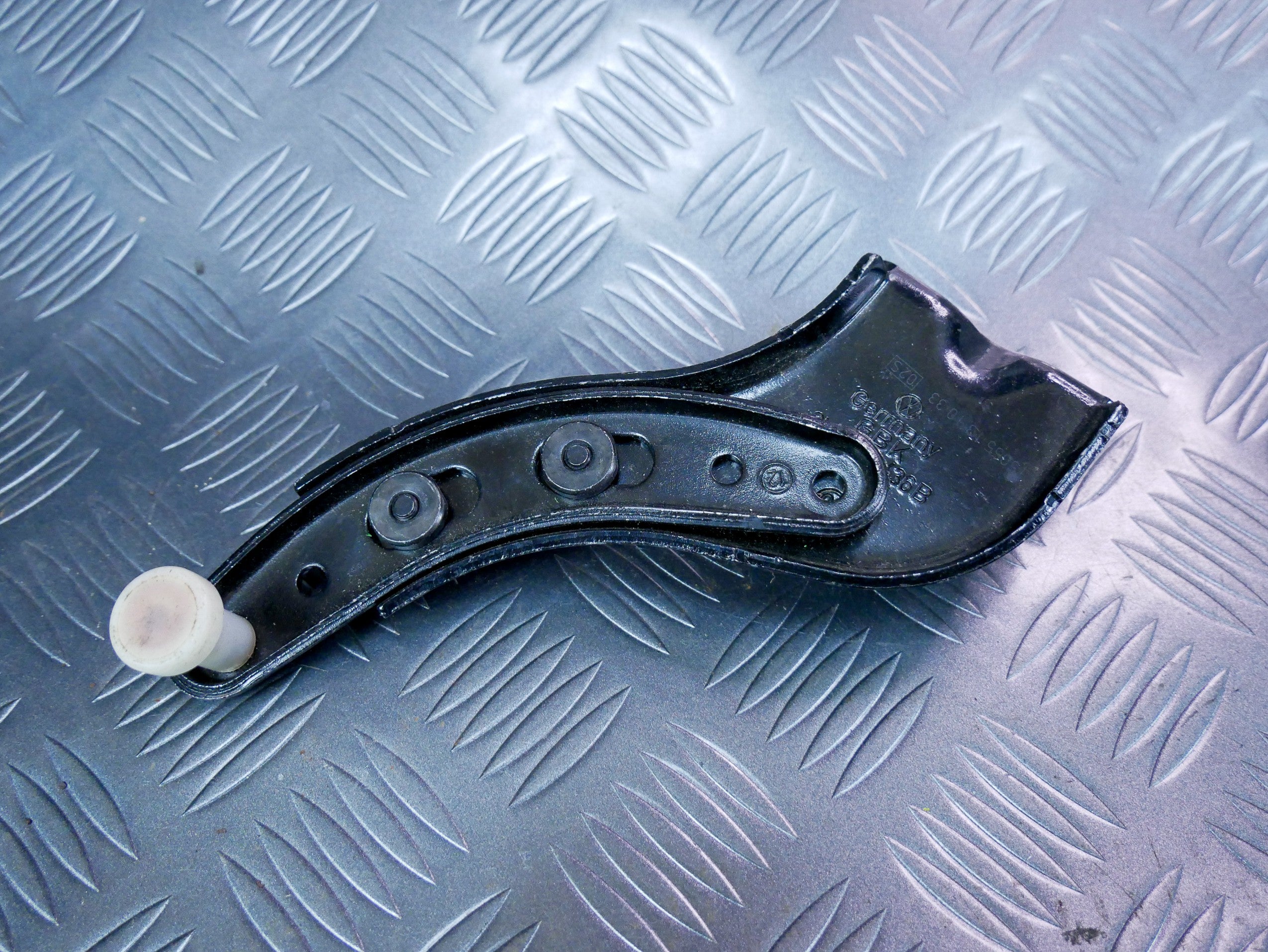 Wózek rolka drzwi przesuwnych prawych 2K0843436B VW CADDY III IV