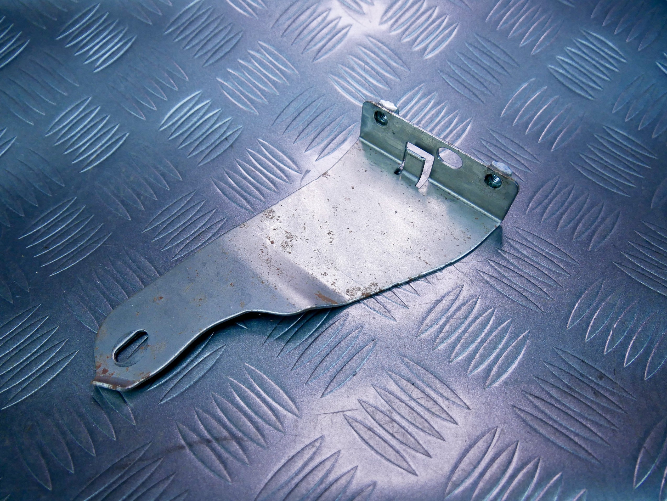 Uchwyt mocowanie airbag 2K0880571A VW CADDY III IV