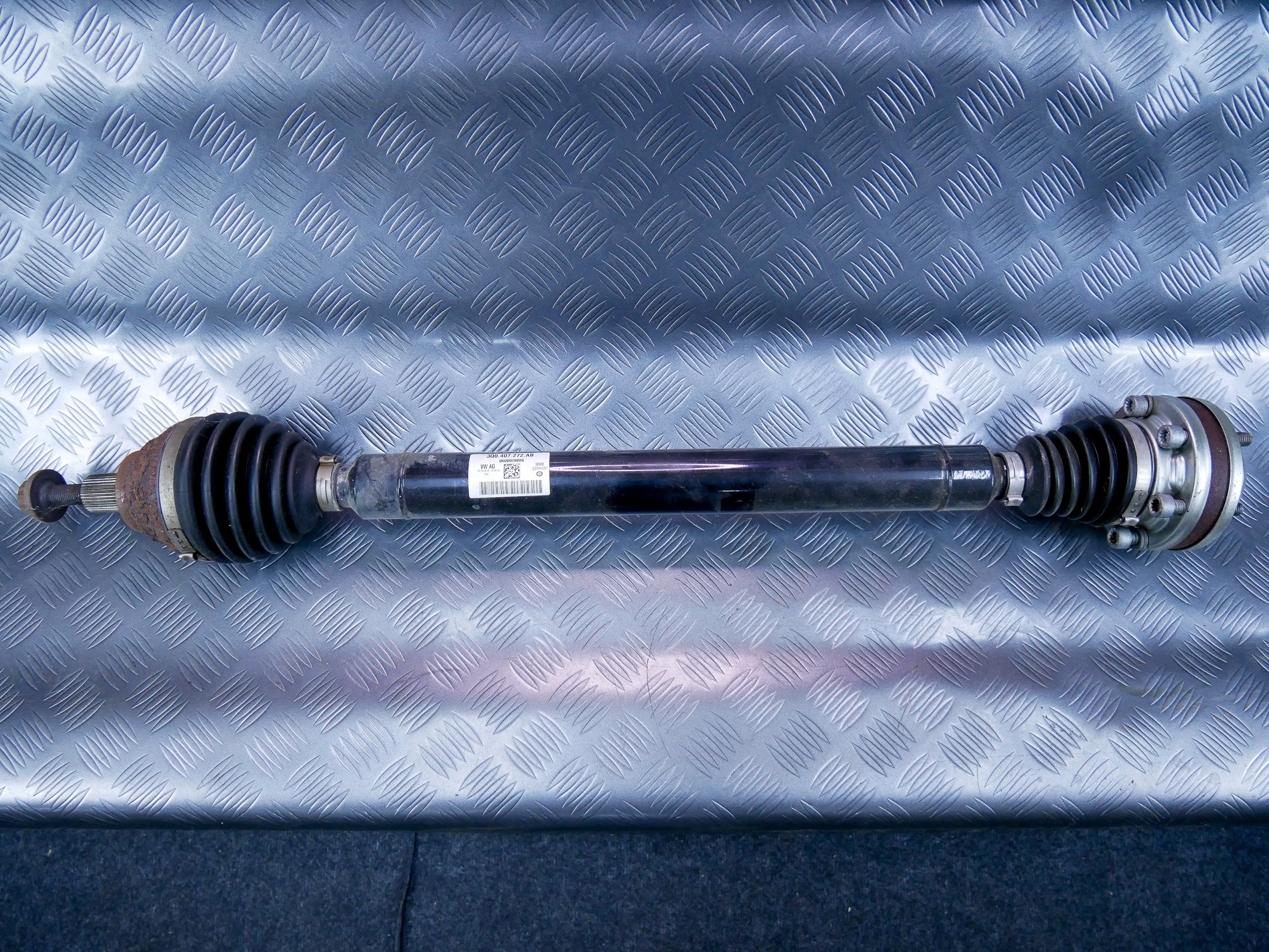 Półoś przód prawa 3Q0407272AB VW CADDY III IV 1.4 TSI