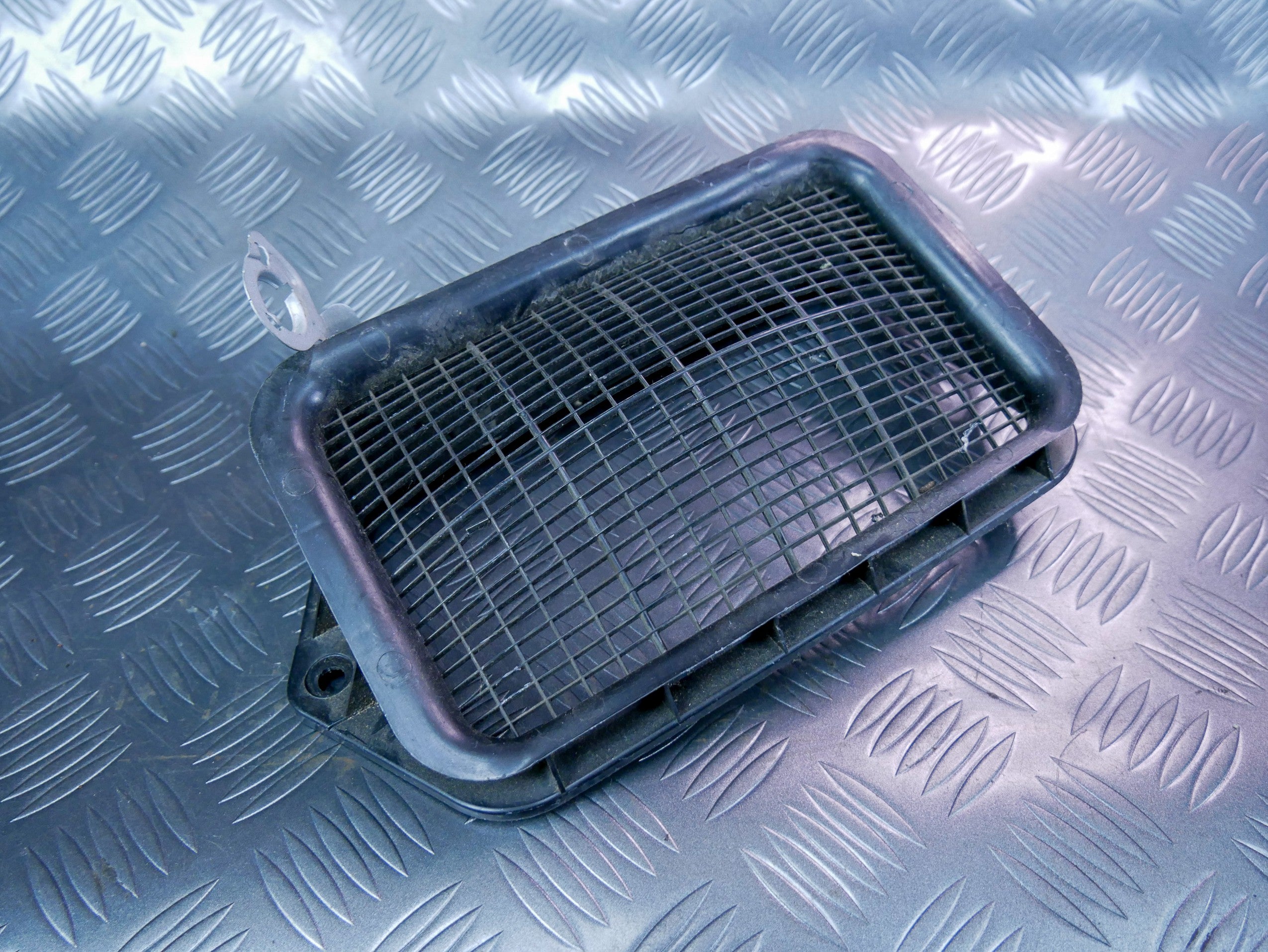 Kratka wentylacyjna 1K0815479B VW CADDY III IV