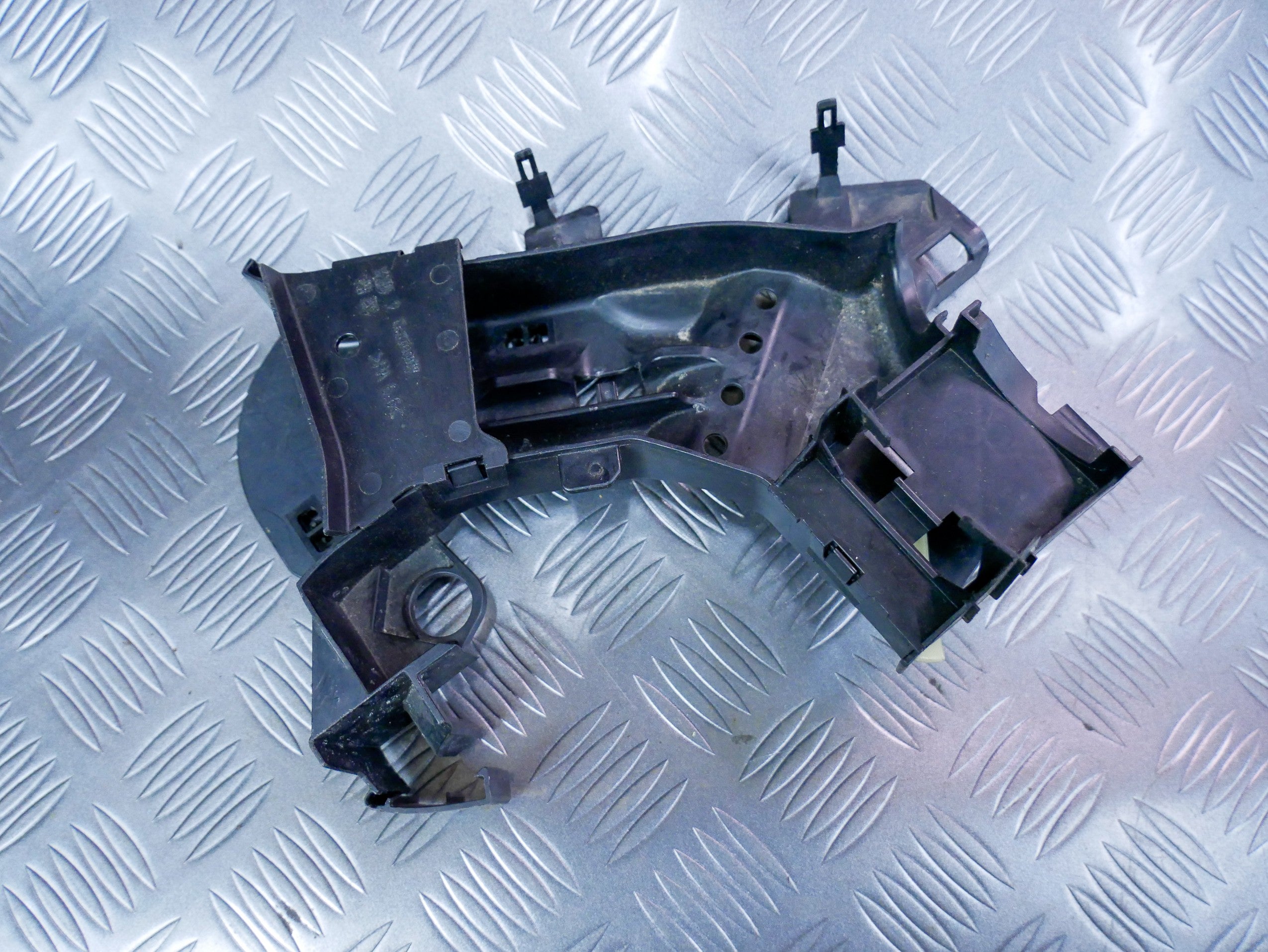 Kanał prowadnica przewodów 1K8971615E VW CADDY III IV