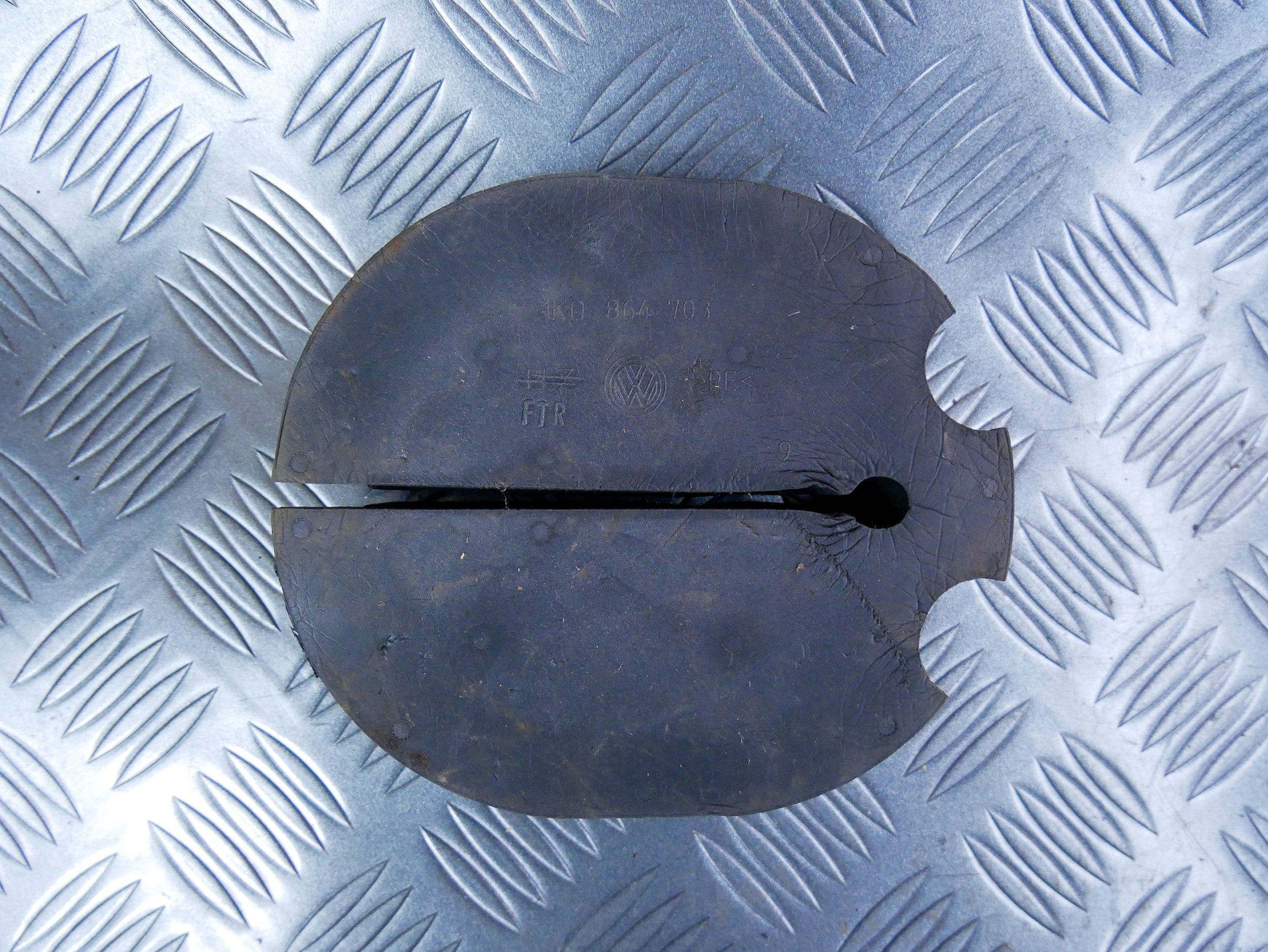 Pianka uszczelka wygłuszenie podszybia 1K0864703 VW CADDY III IV