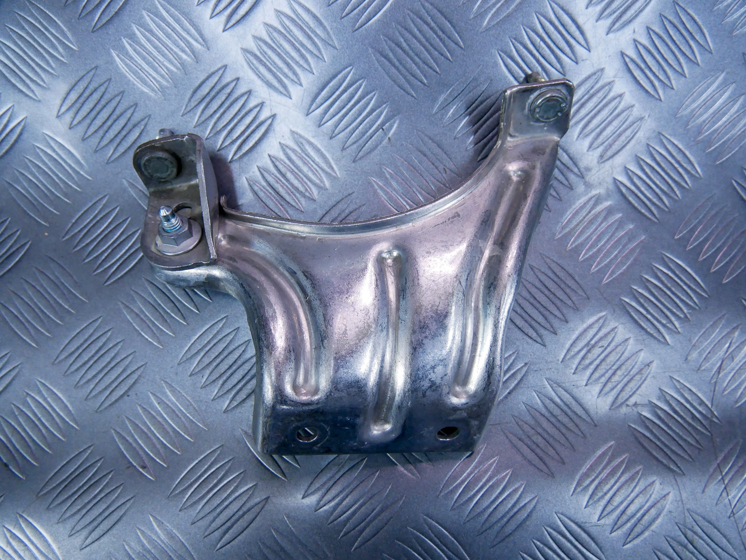 Wspornik mocowanie katalizatora 5Q0253461Q VW CADDY III IV 2.0 TDI