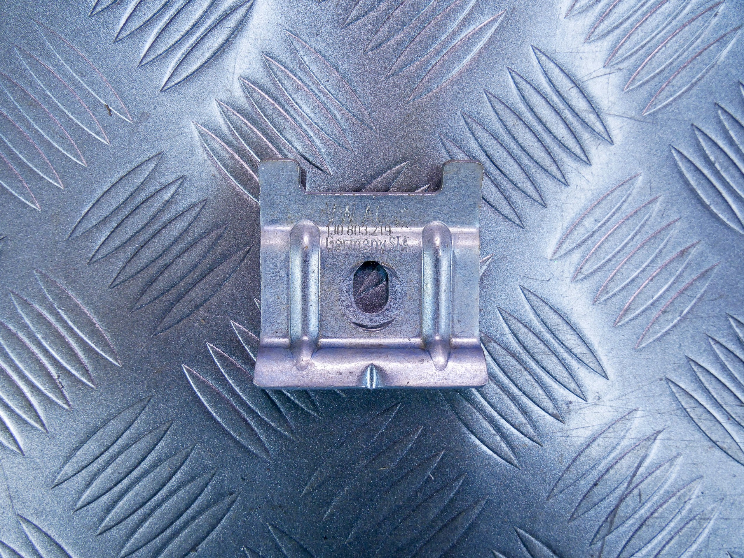 Oryginalne mocowanie akumulatora 1J0803219 VW CADDY III IV