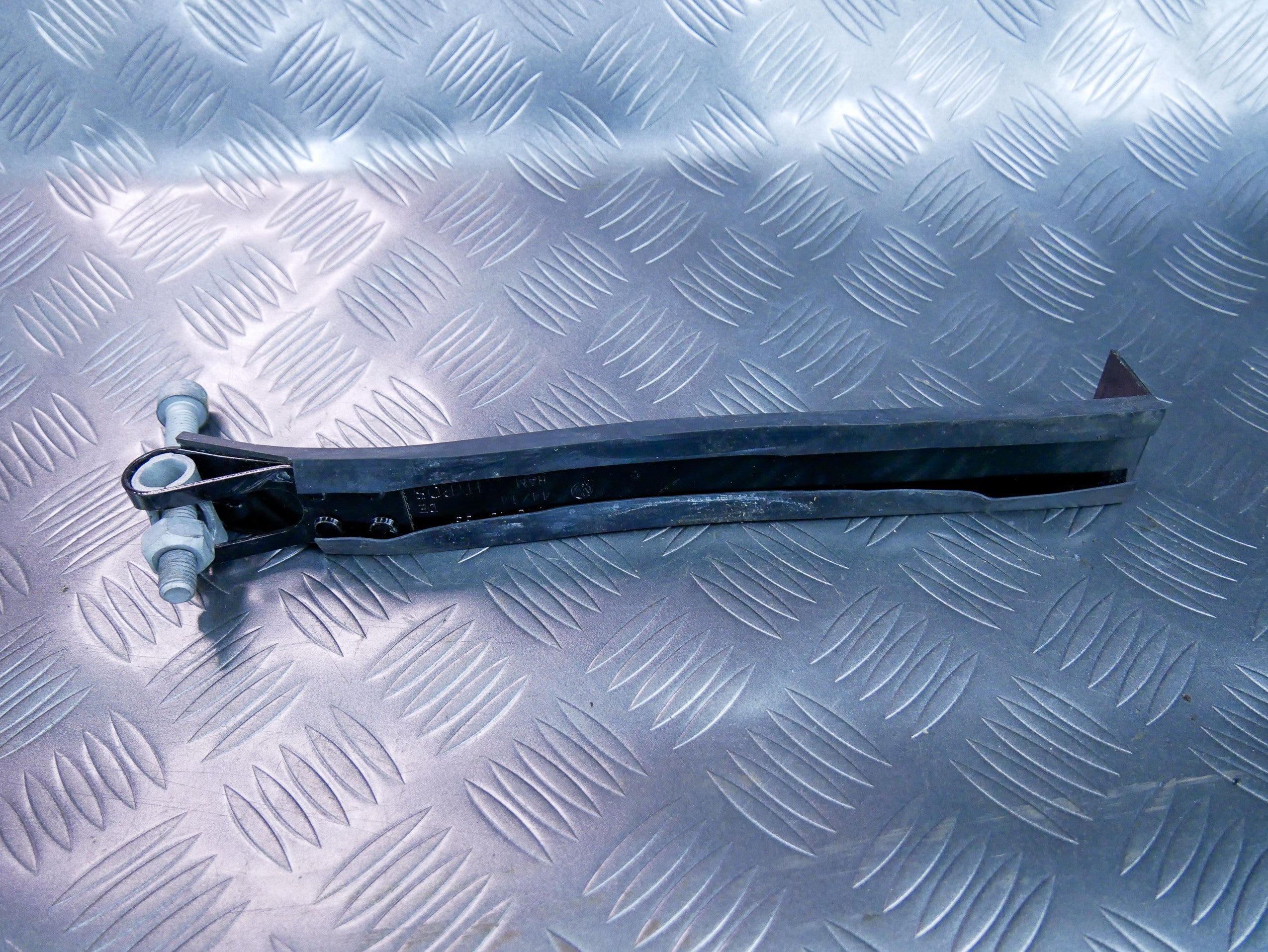 Mocowanie obejma butli gazu gazowej 2K3201651T VW CADDY IV 1.4 CNG