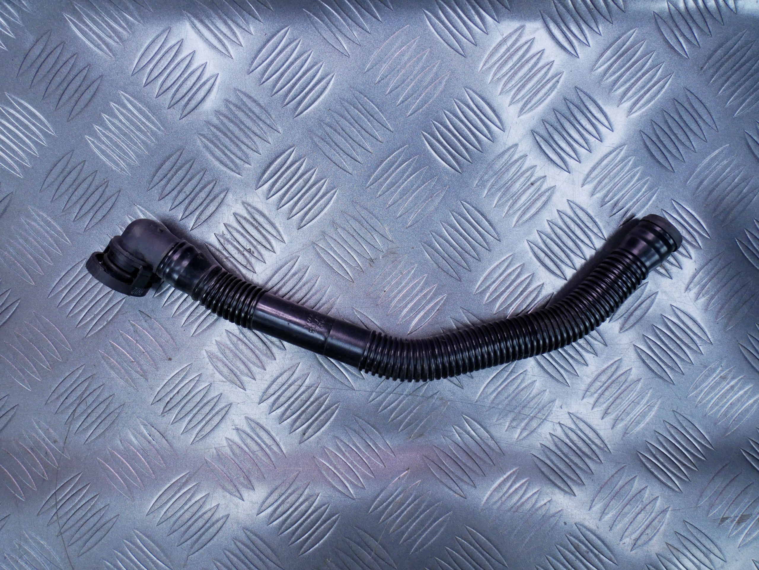 Rura przewód filtra powietrza 1K0129637D VW CADDY III IV