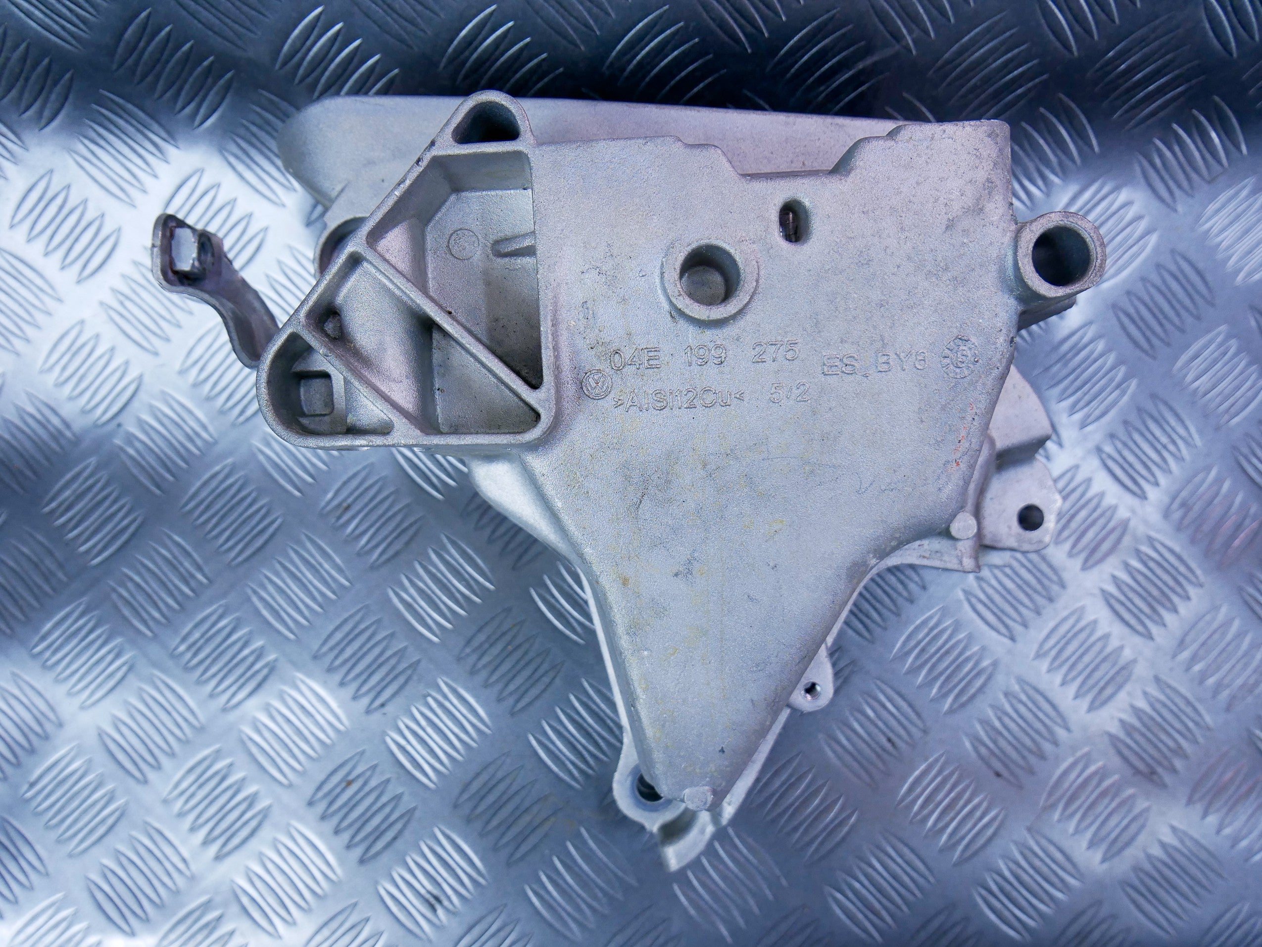 Łapa wspornik podpora silnika 04E199275 VW CADDY III IV 1.4 TSI