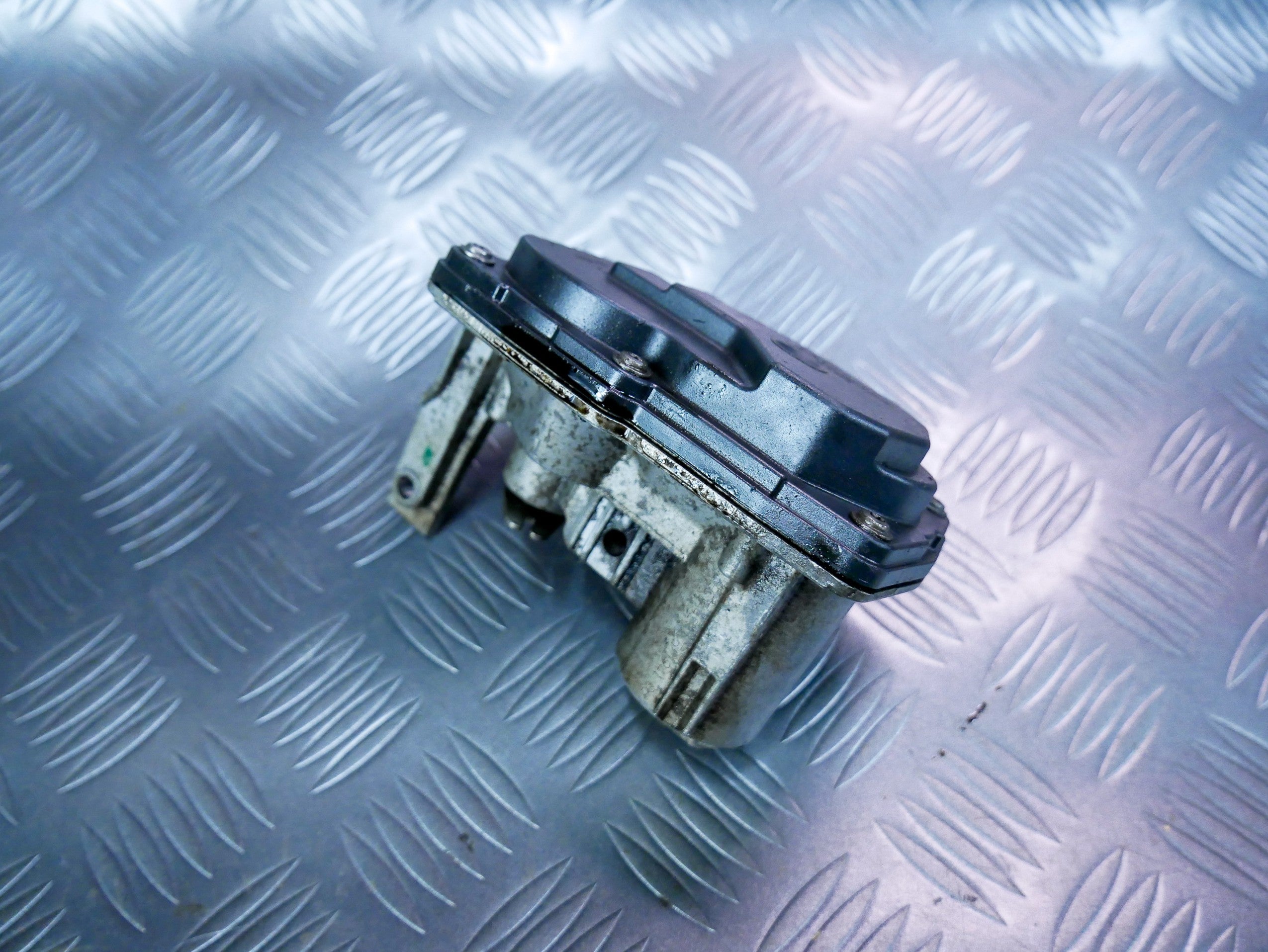 Przepustnica spalin wydechu 3Q0253691F VW CADDY IV 2.0 TDI