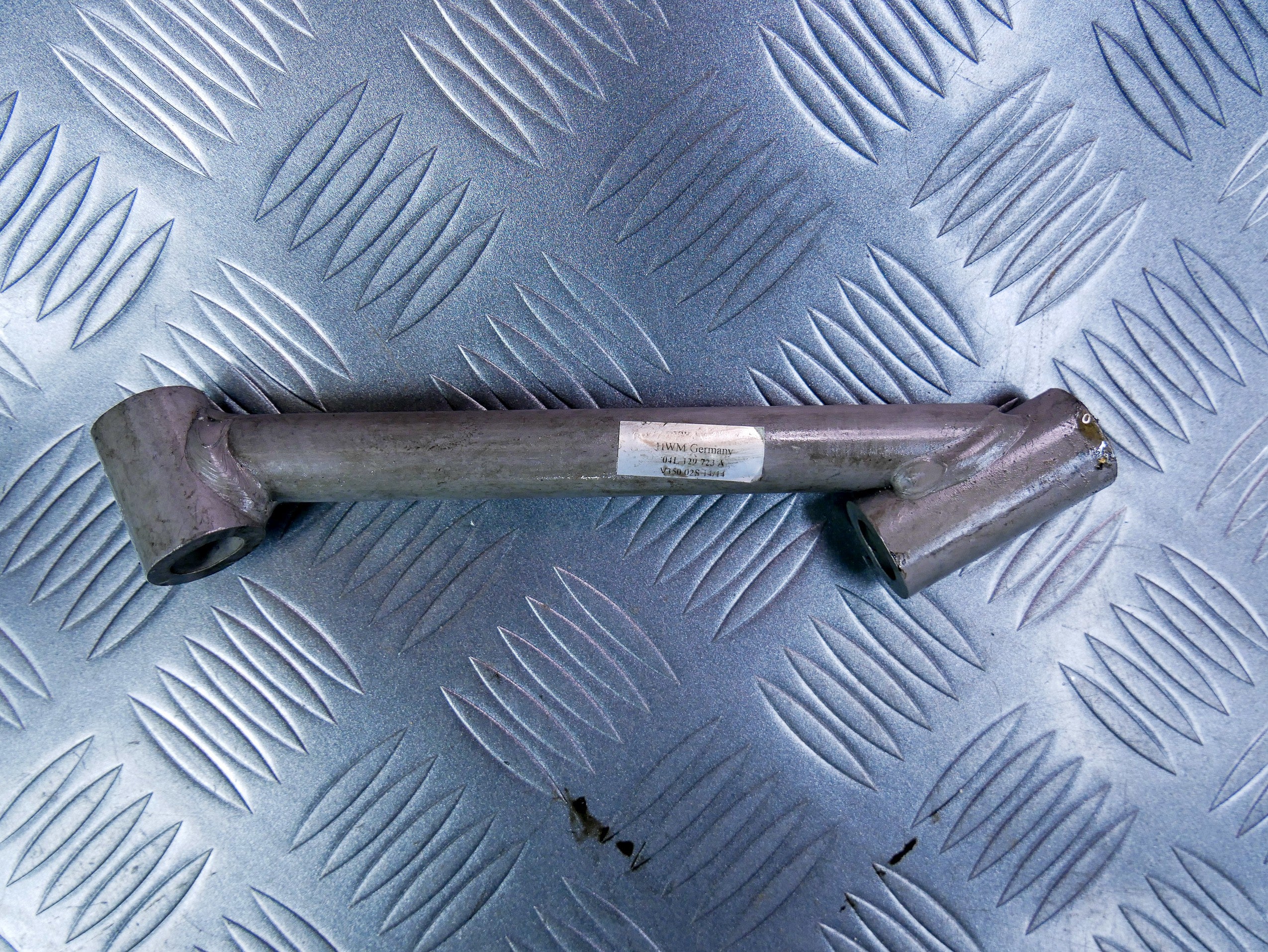 Wspornik podpora turbosprężarki 04L129723A VW CADDY IV 2.0 TDI