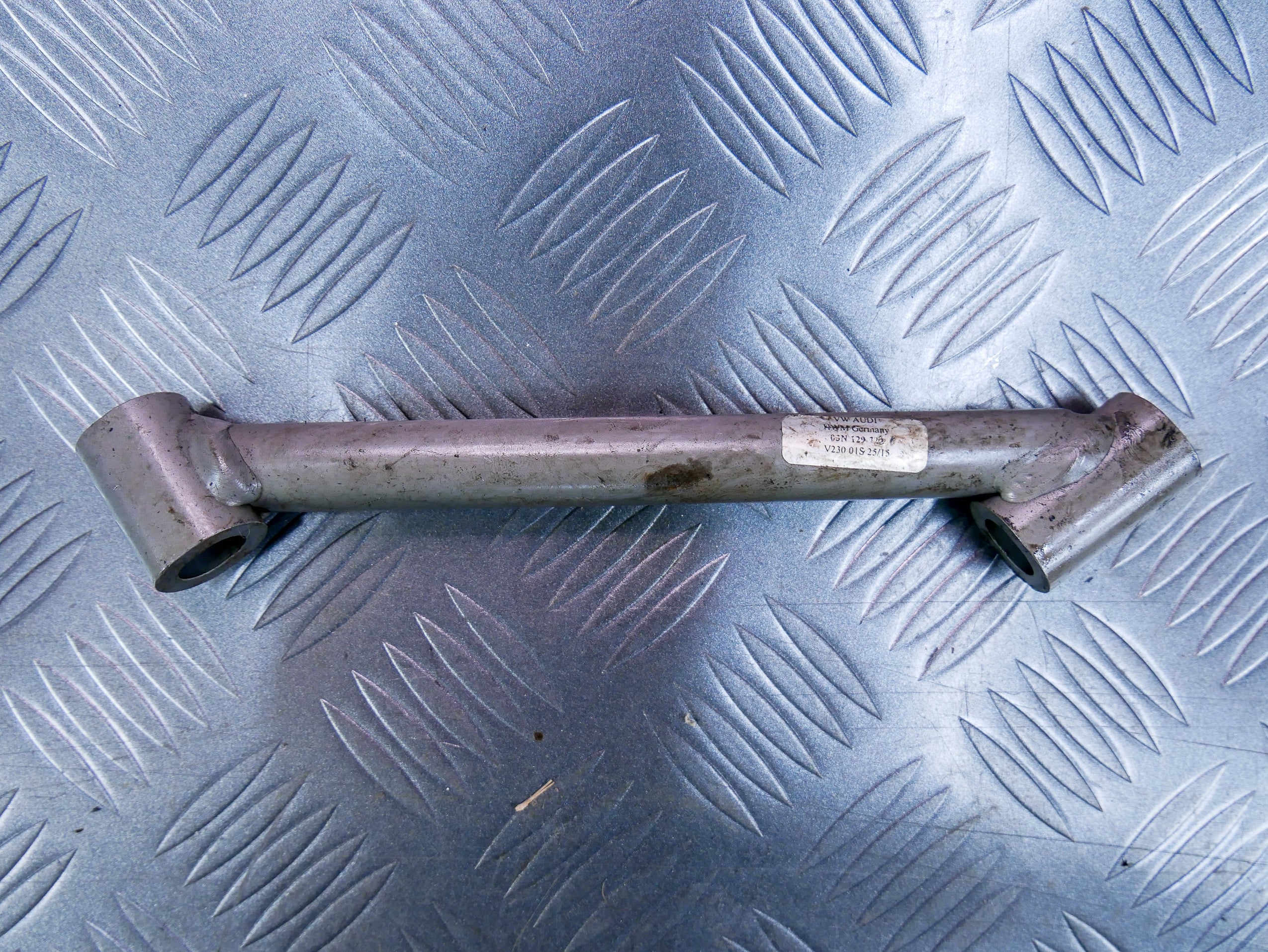 Wspornik podpora turbosprężarki 03N129723 VW CADDY IV 2.0 TDI