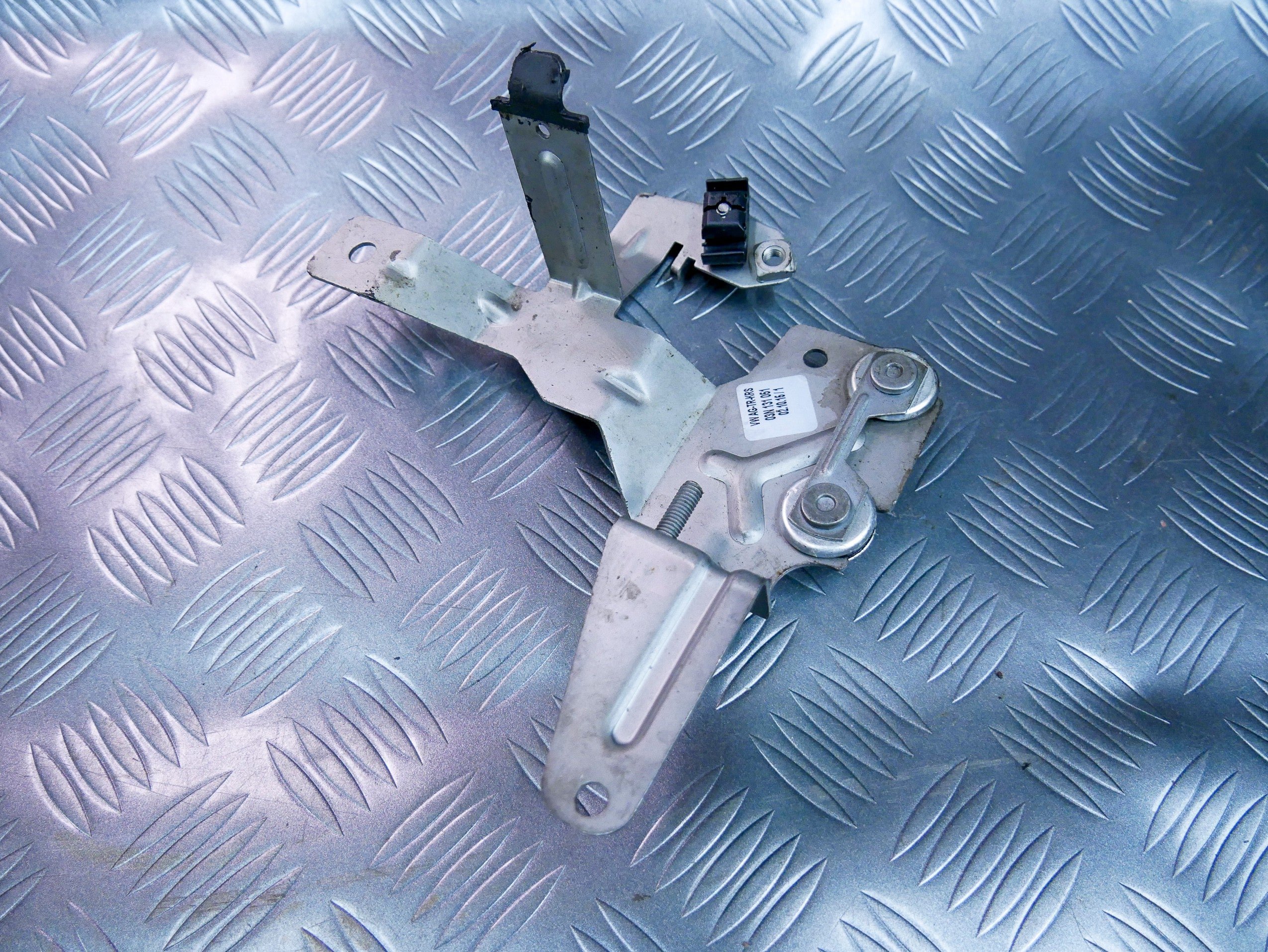 Mocowanie podciśnienia 03N131051 VW CADDY IV 2.0 TDI