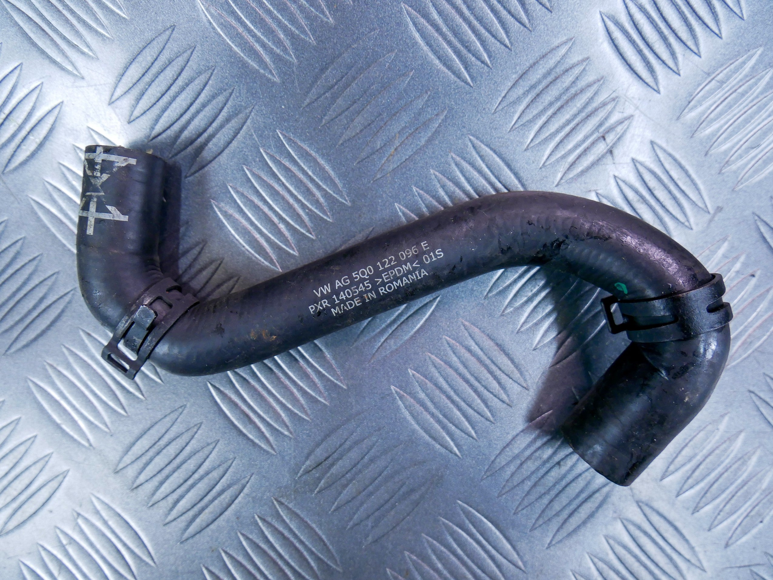 Rura wąż przewód wody 5Q0122096E VW CADDY IV 2.0 TDI