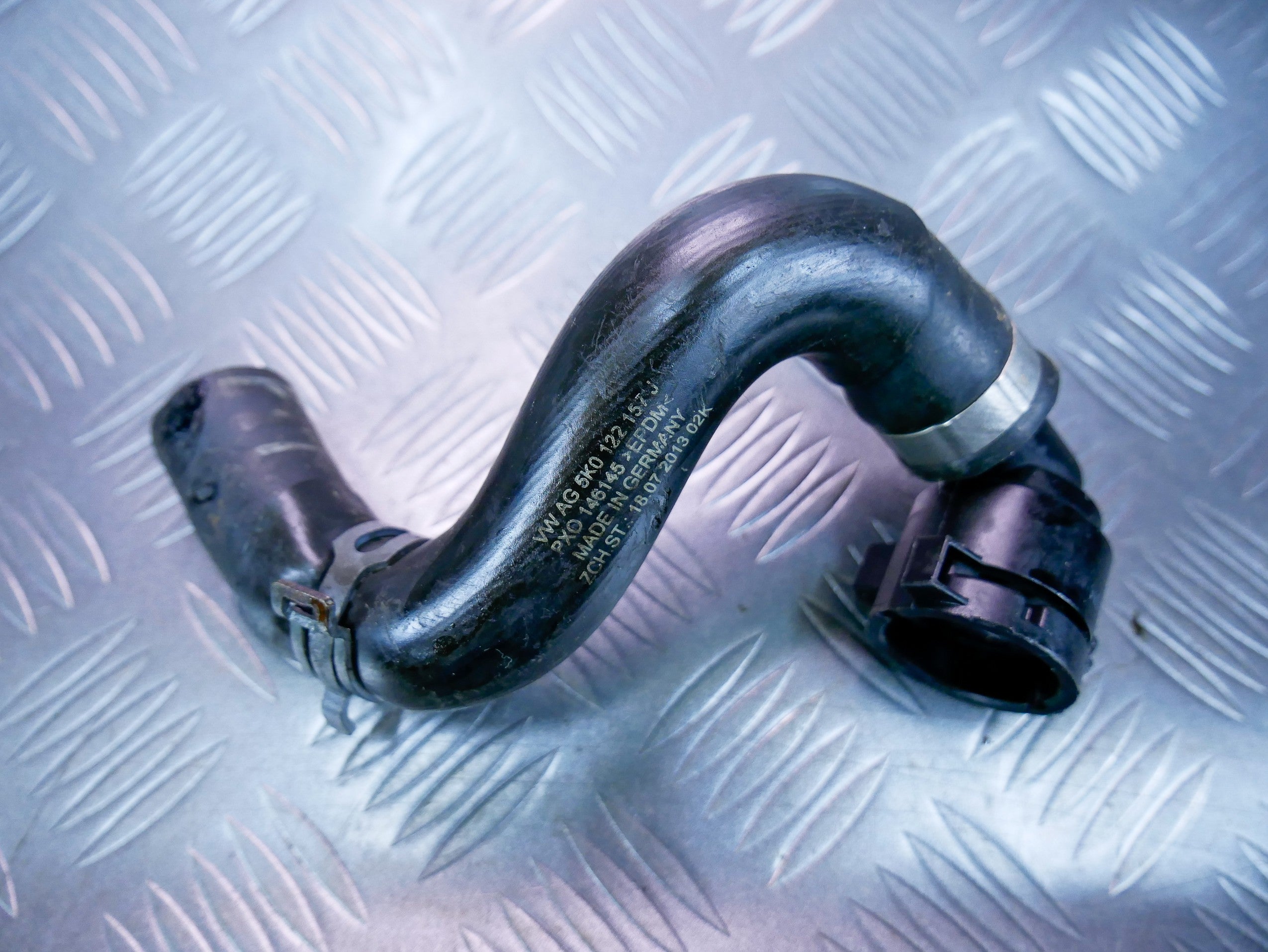 Rura wąż przewód wody 5K0122157J VW CADDY IV 2.0 TDI