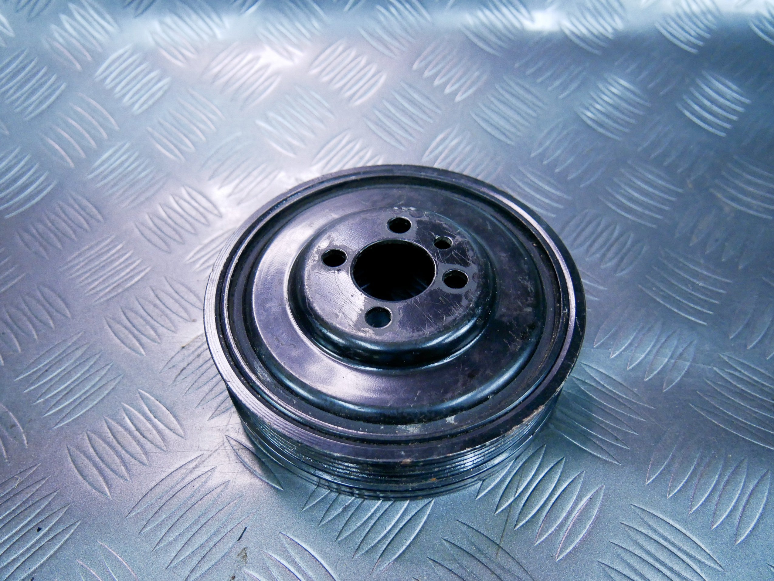 Koło pasowe wału 03G105243 VW CADDY III 2.0 TDI