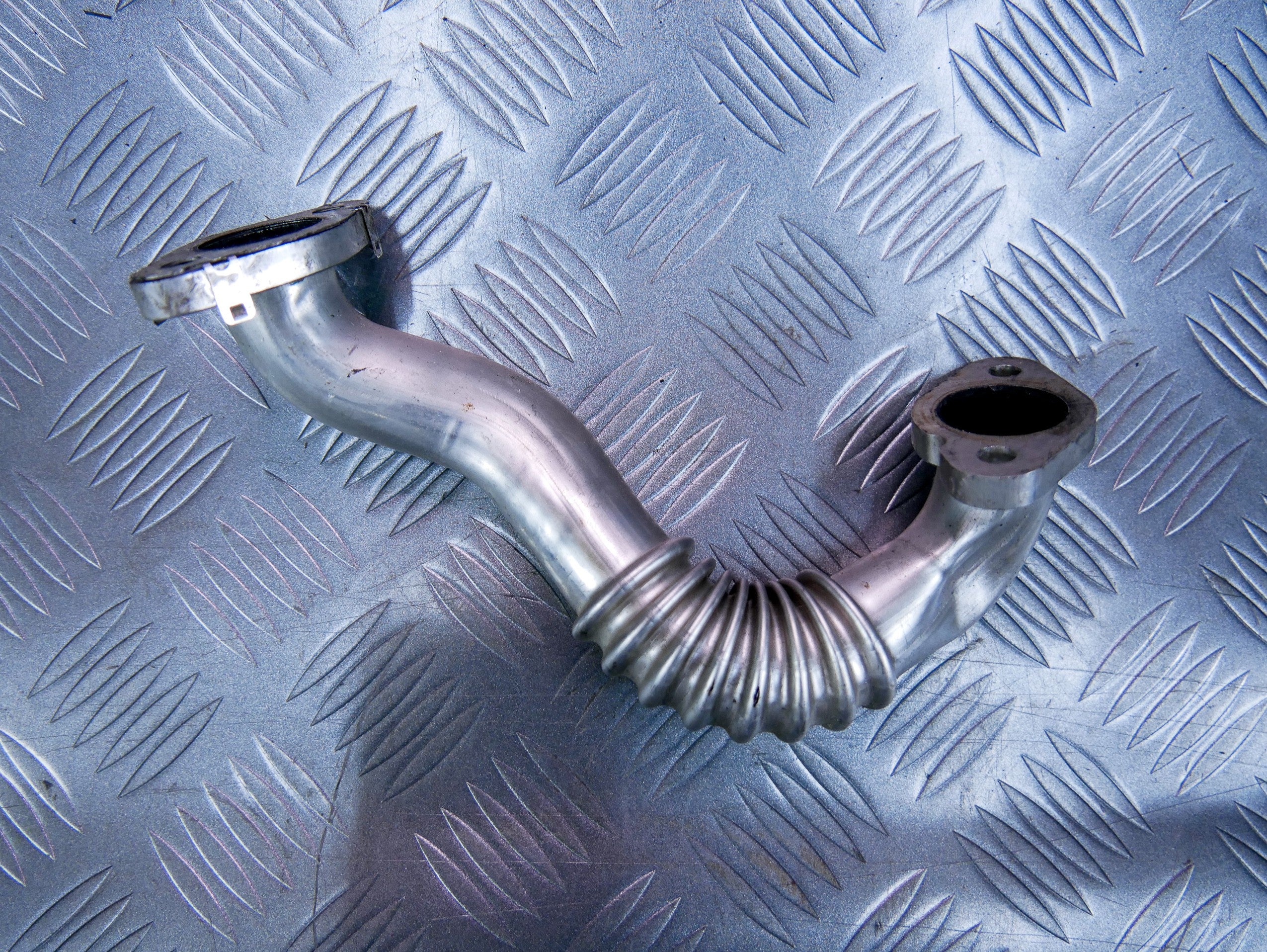 Rurka przewód EGR 03P131521A VW CADDY III 2.0 TDI