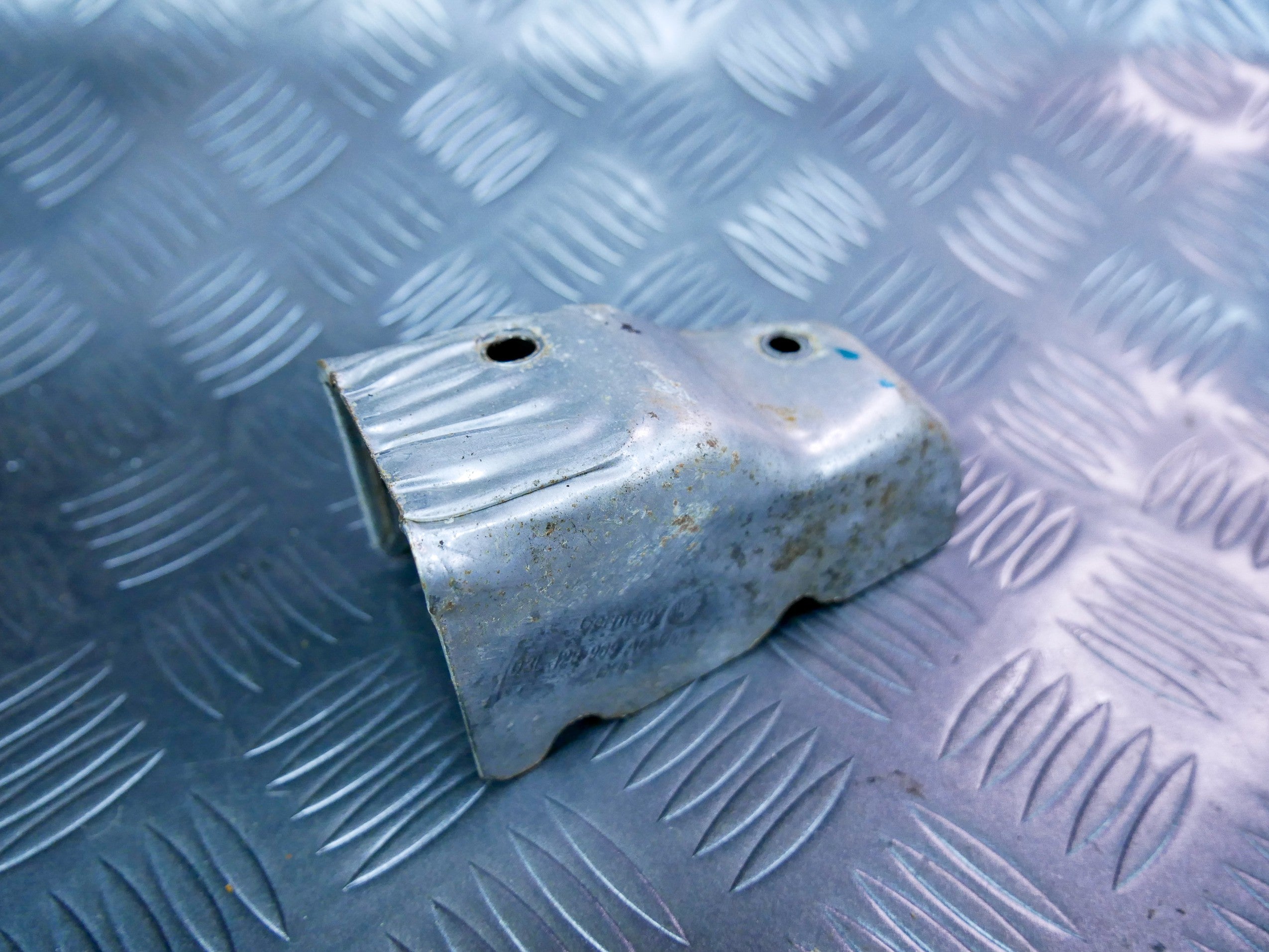 Osłona termiczna kolektora wydechowego 03L129969AC VW CADDY III 2.0 TDI