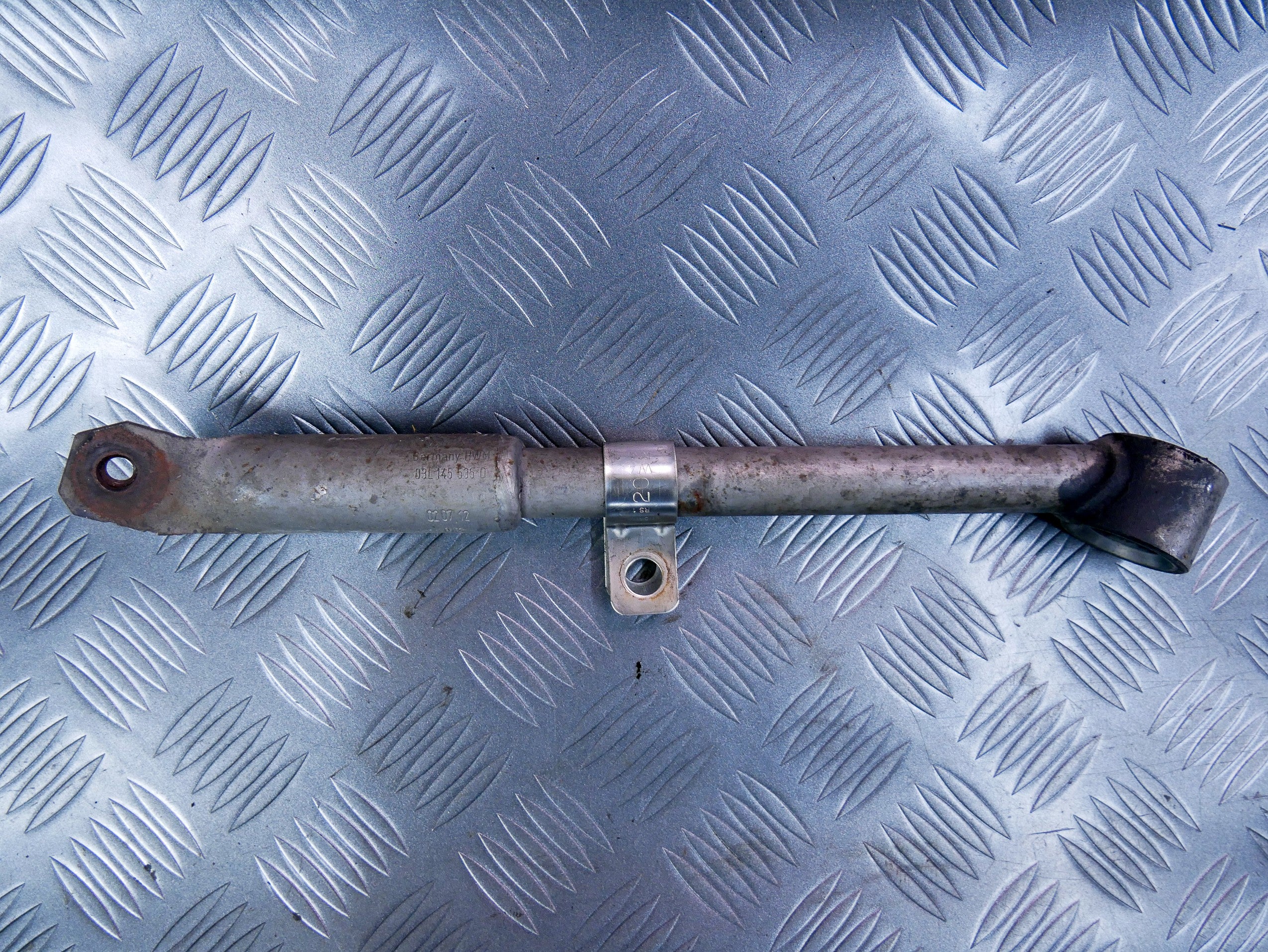 Przewód rurka olejowa 03L145535D VW CADDY III 2.0 TDI