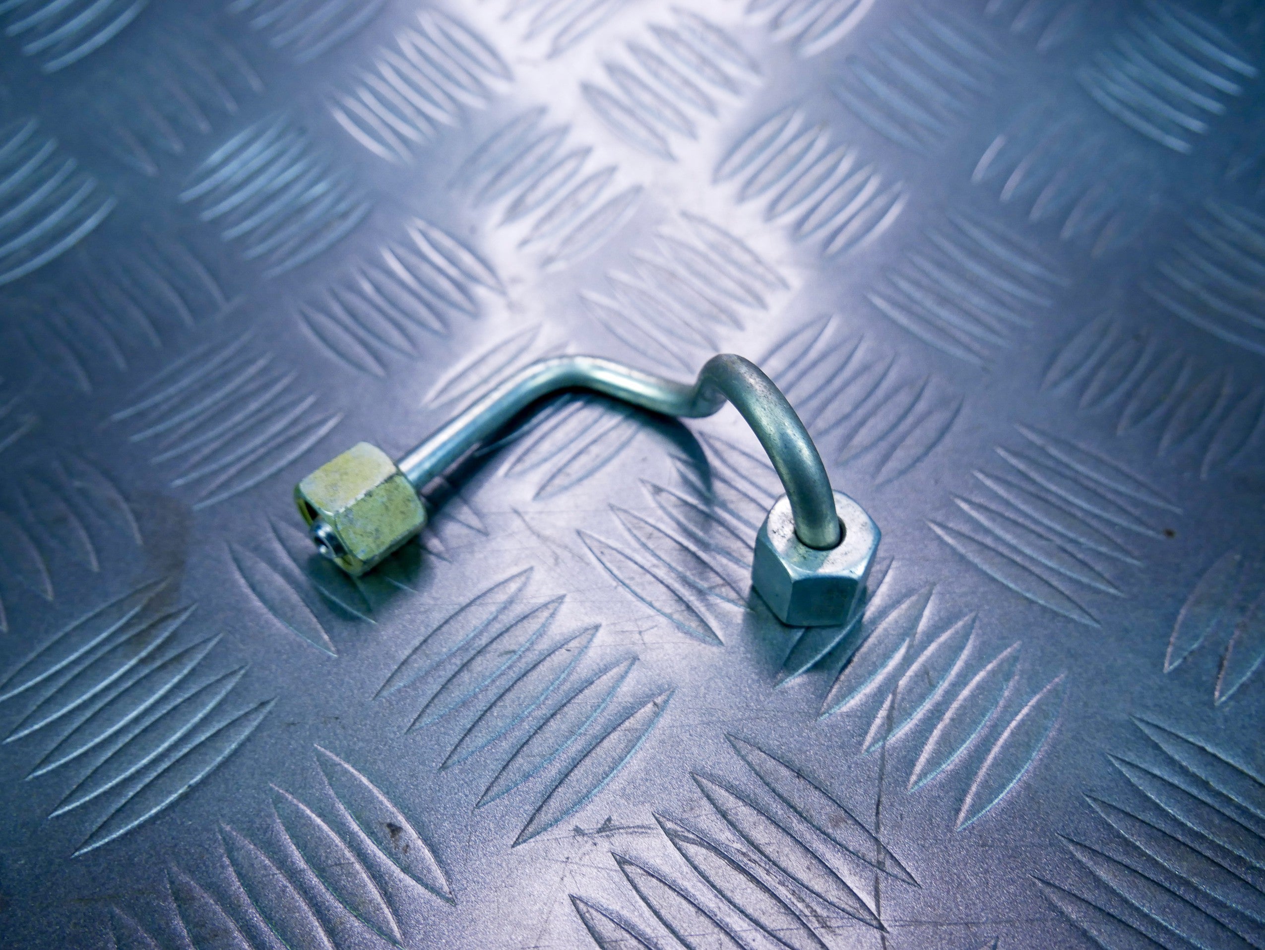 Rurka przewód paliwa 03L130301BD VW CADDY III 2.0 TDI