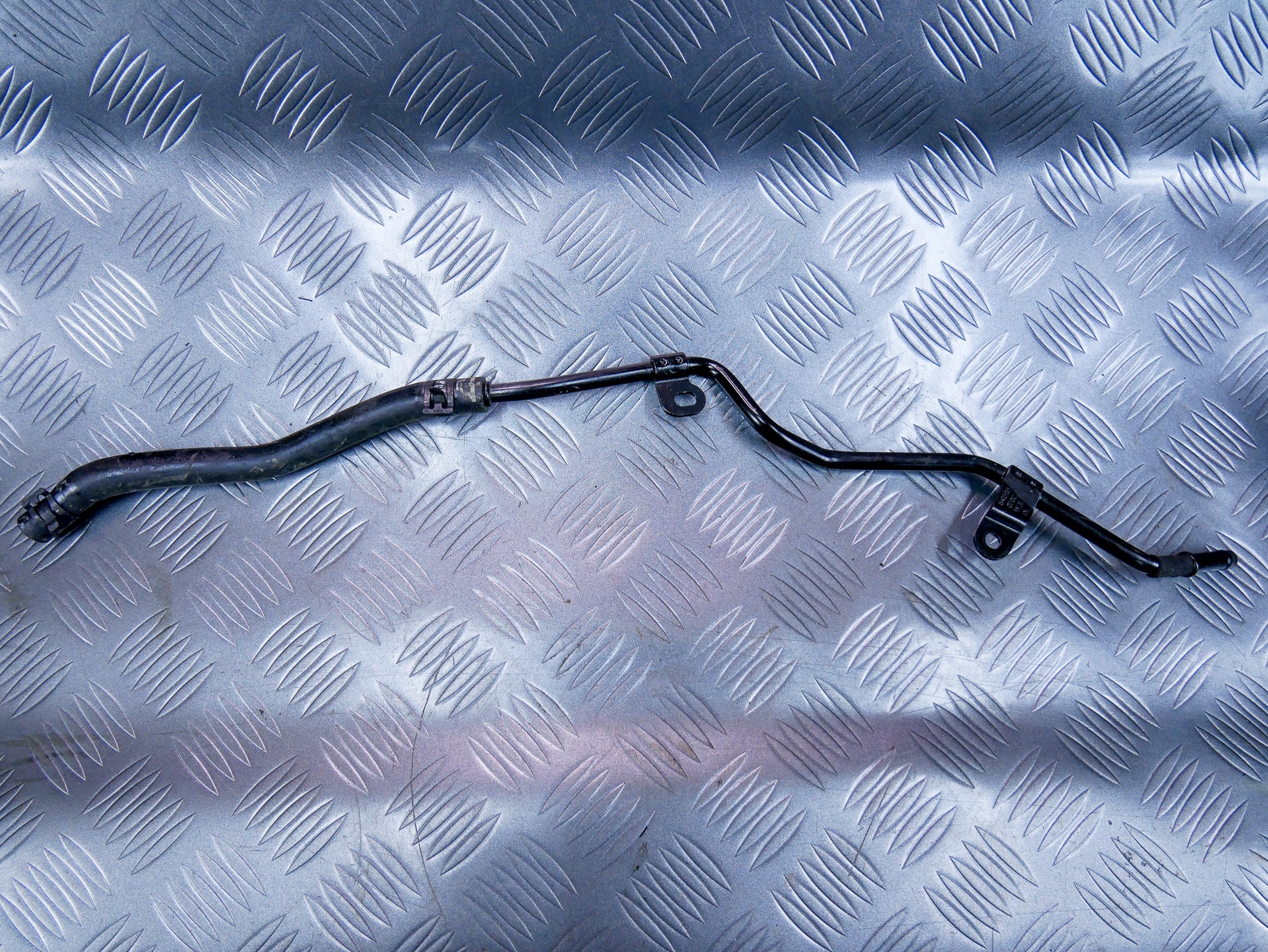 Rurka przewód wody 5K0121070C VW CADDY III 2.0 TDI